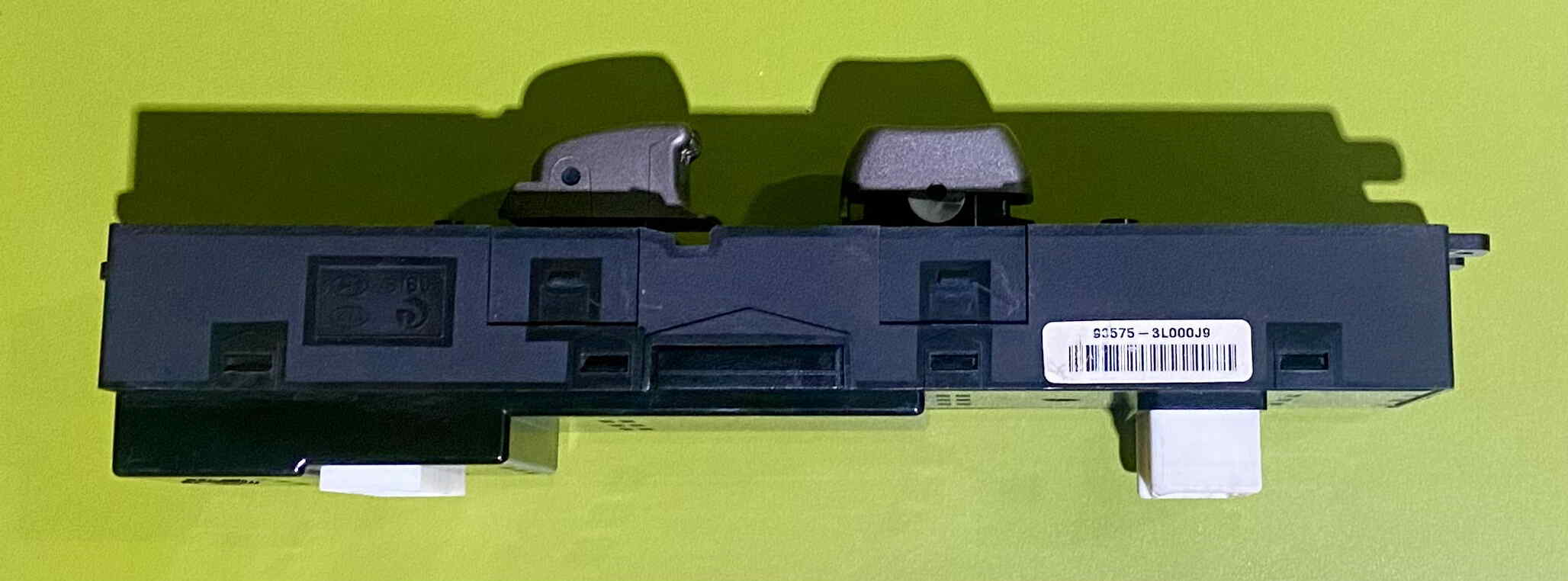 کلید شیشه درب سمت چپ آزرا