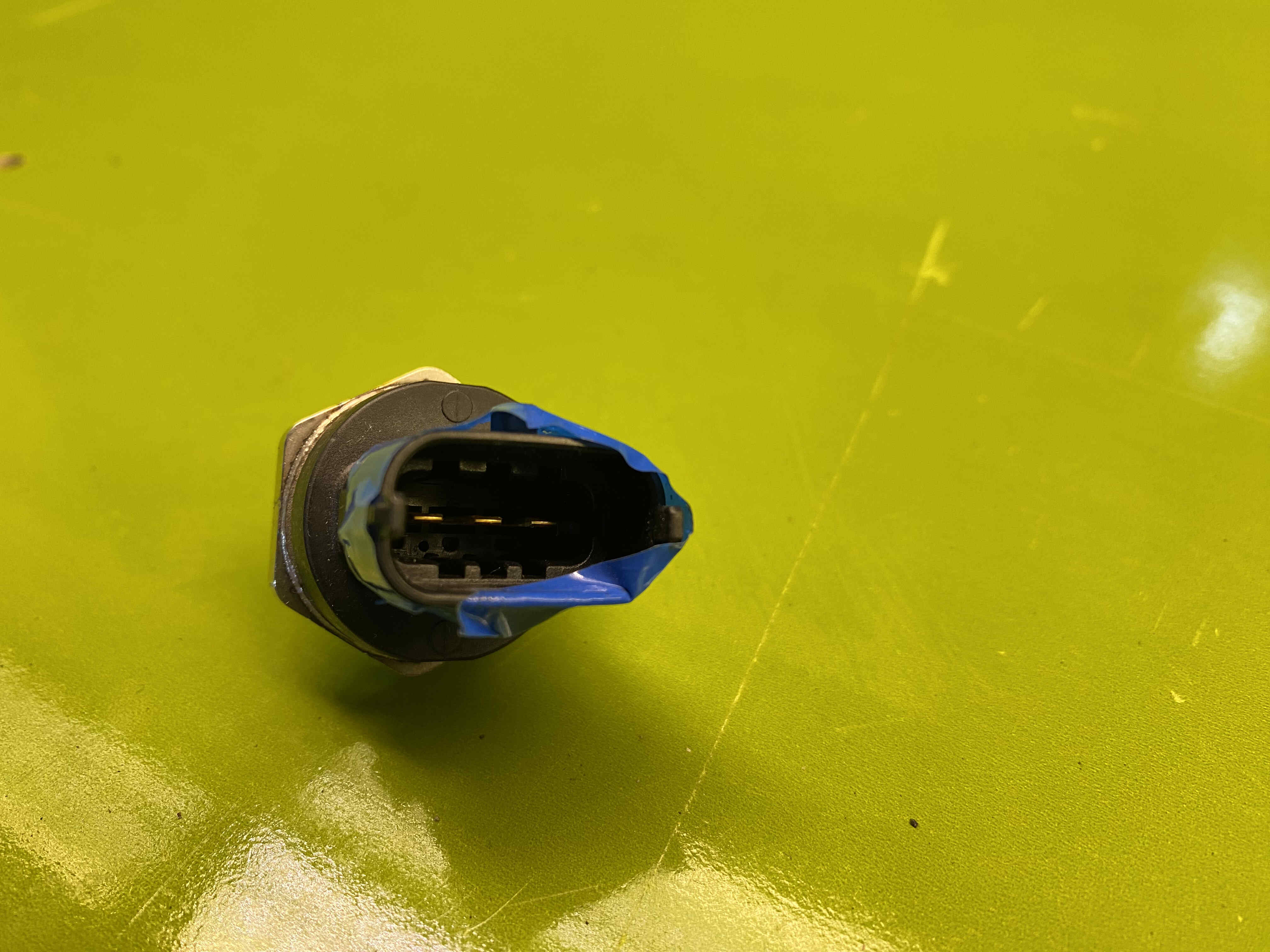 سنسور فشار بنزین ریل سوخت هیوندا - کیا 