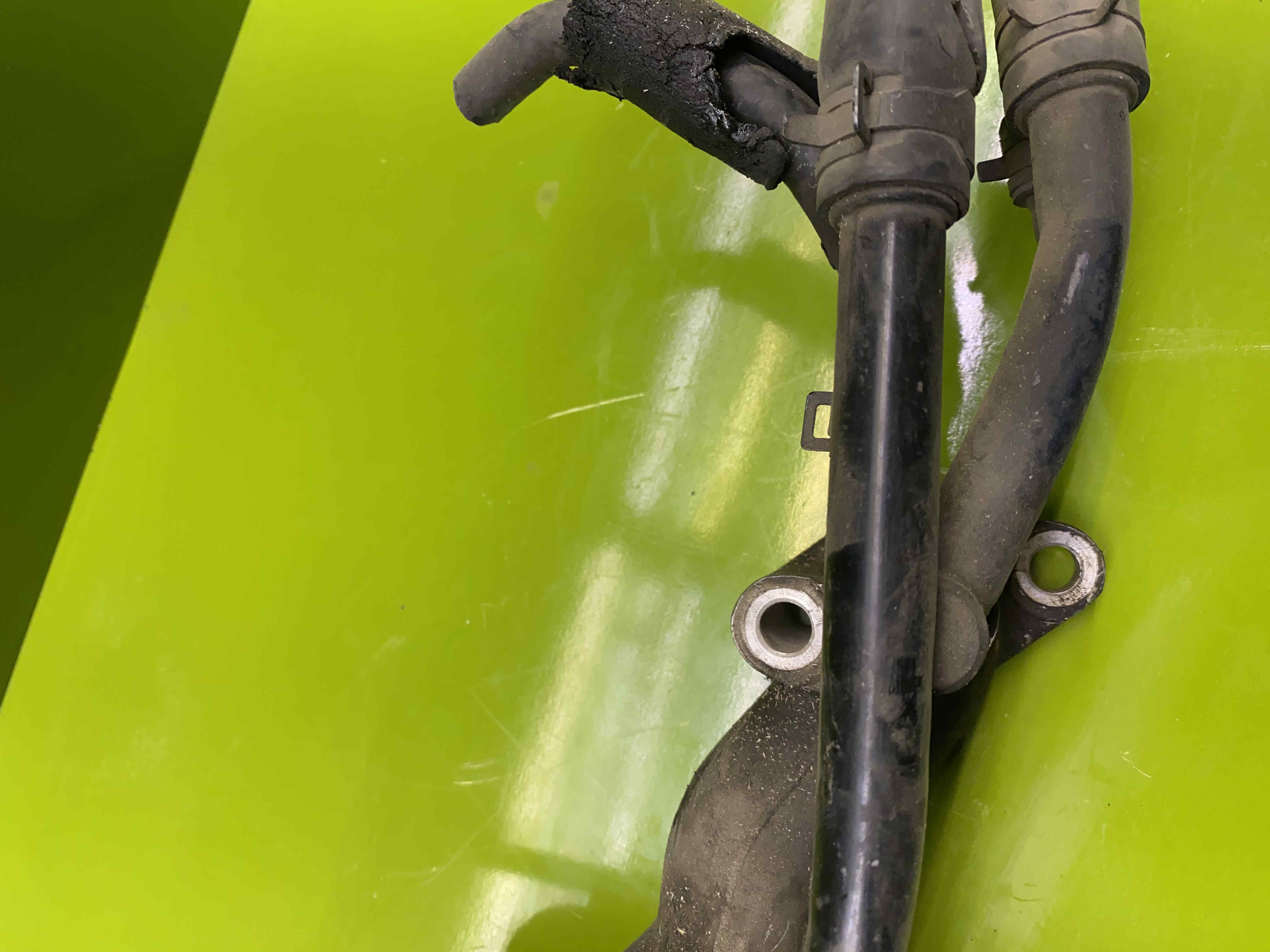 حوزینگ ترموستات - اسپورتیج - توسان مدل 2008 الی 2010