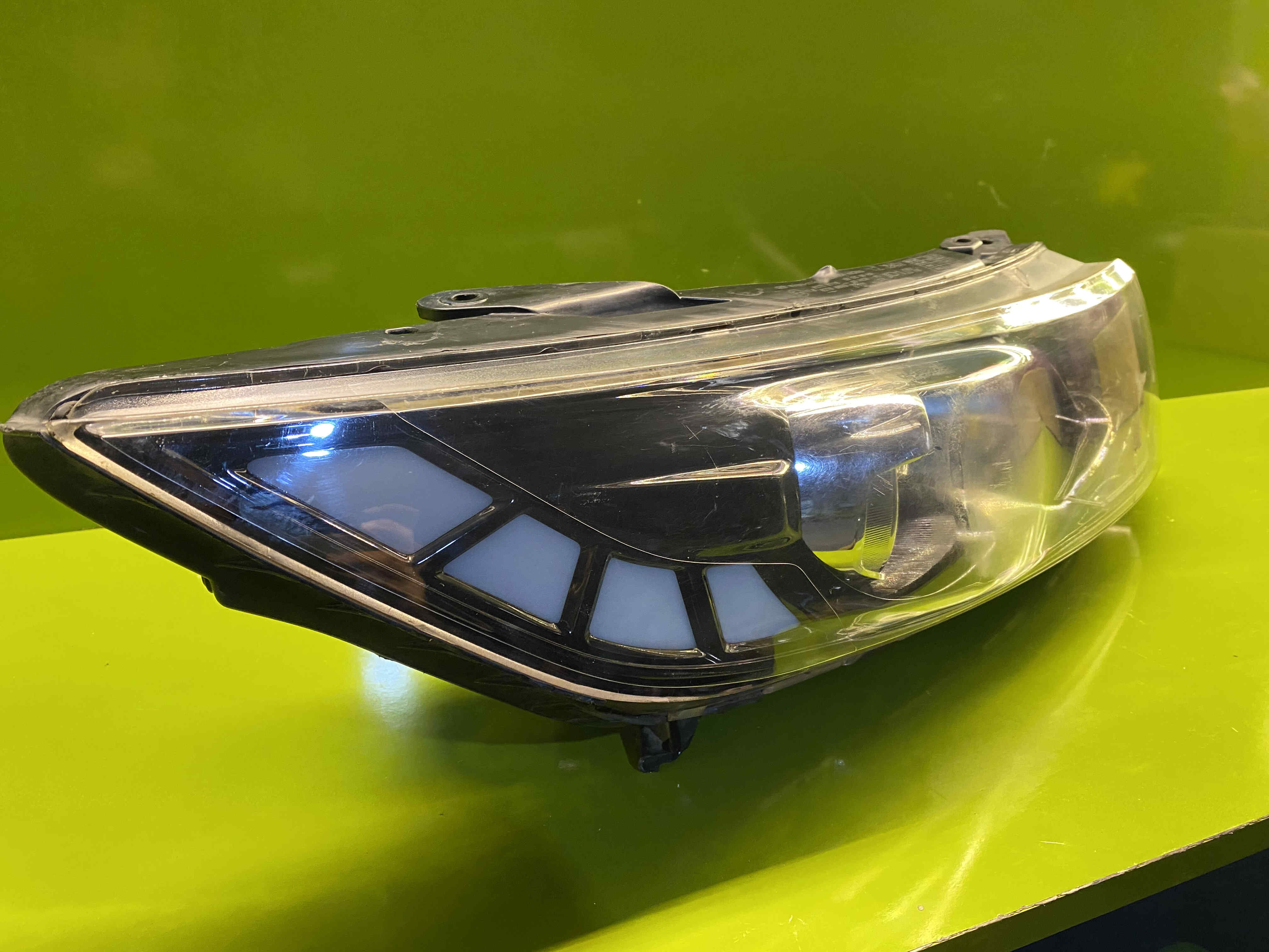 چراغ جلو اپتیما چپ