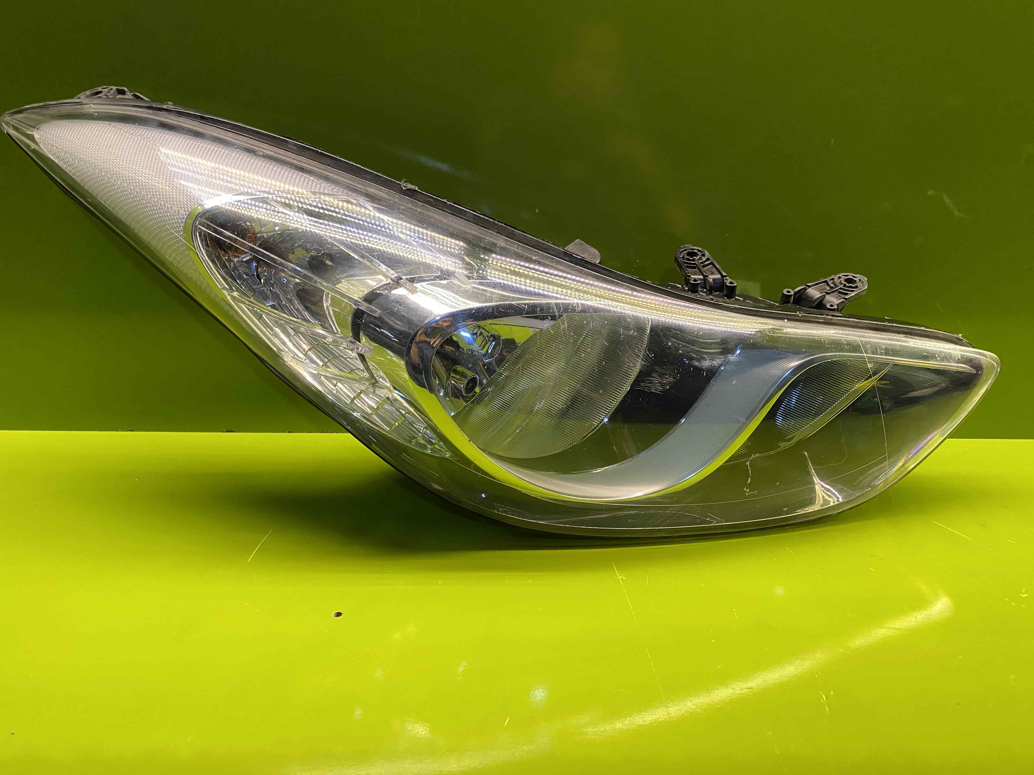 چراغ جلو راست هیوندای النترا