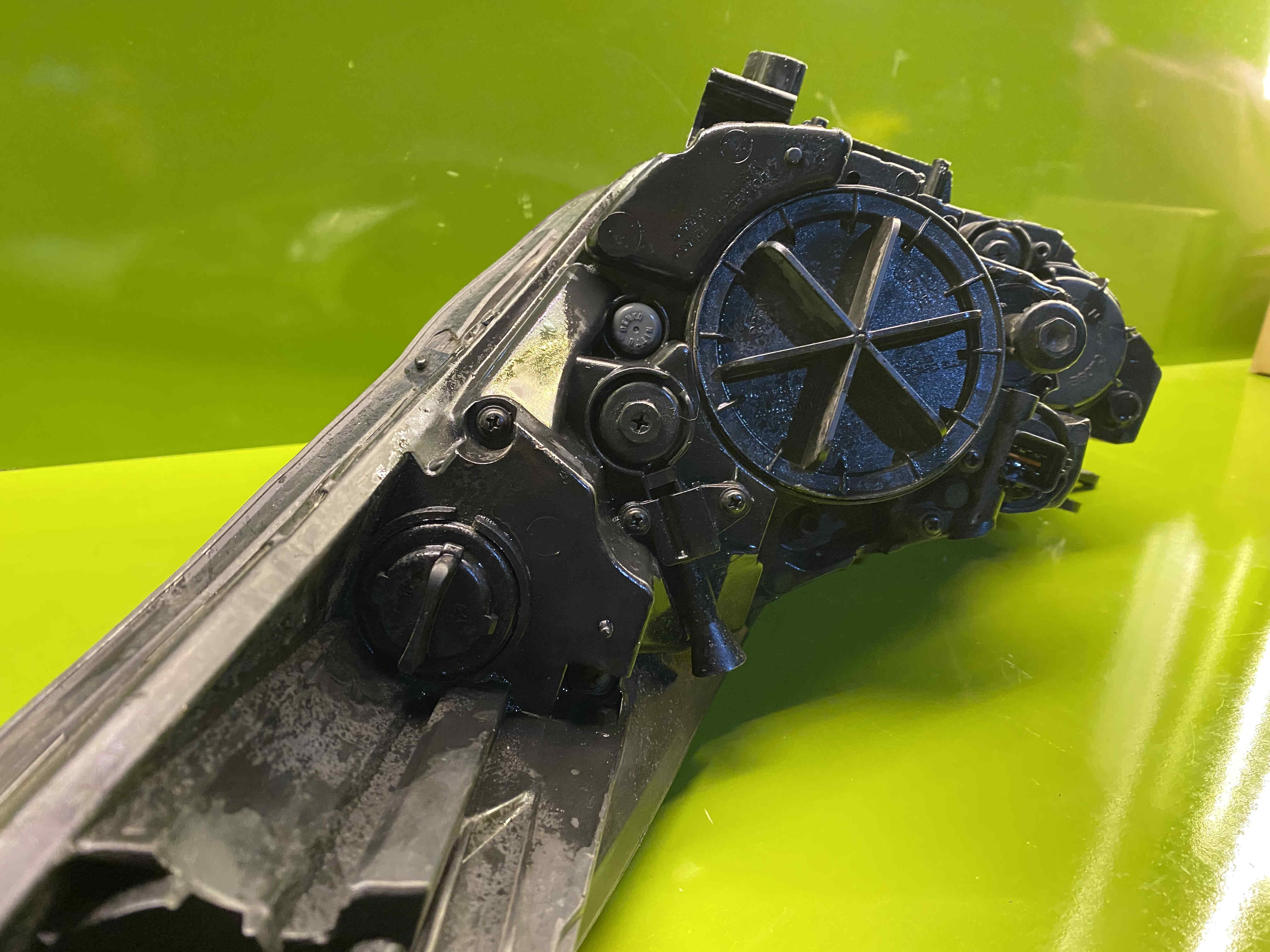 چراغ جلو راست هیوندای النترا