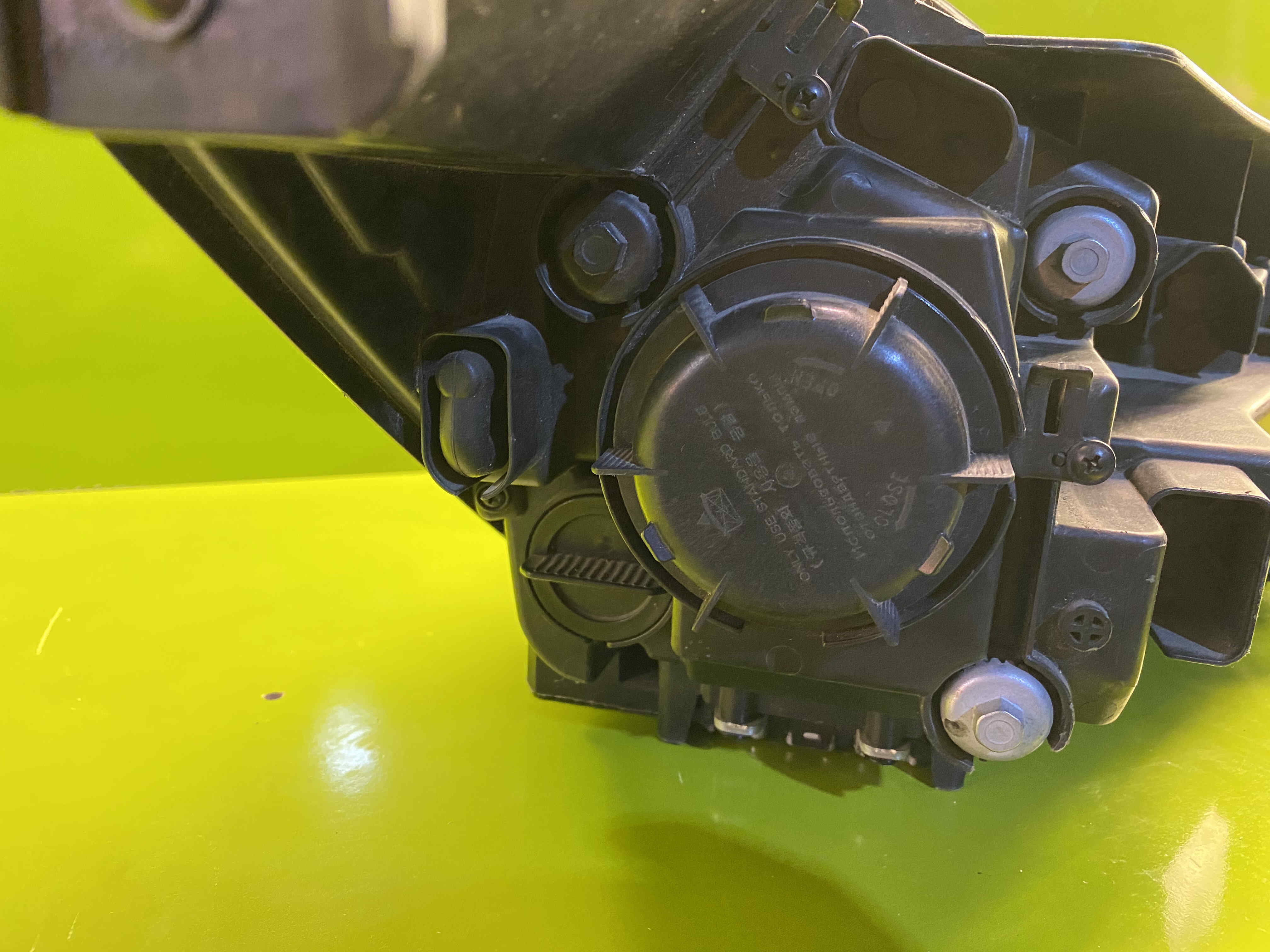 چراغ جلو چپ