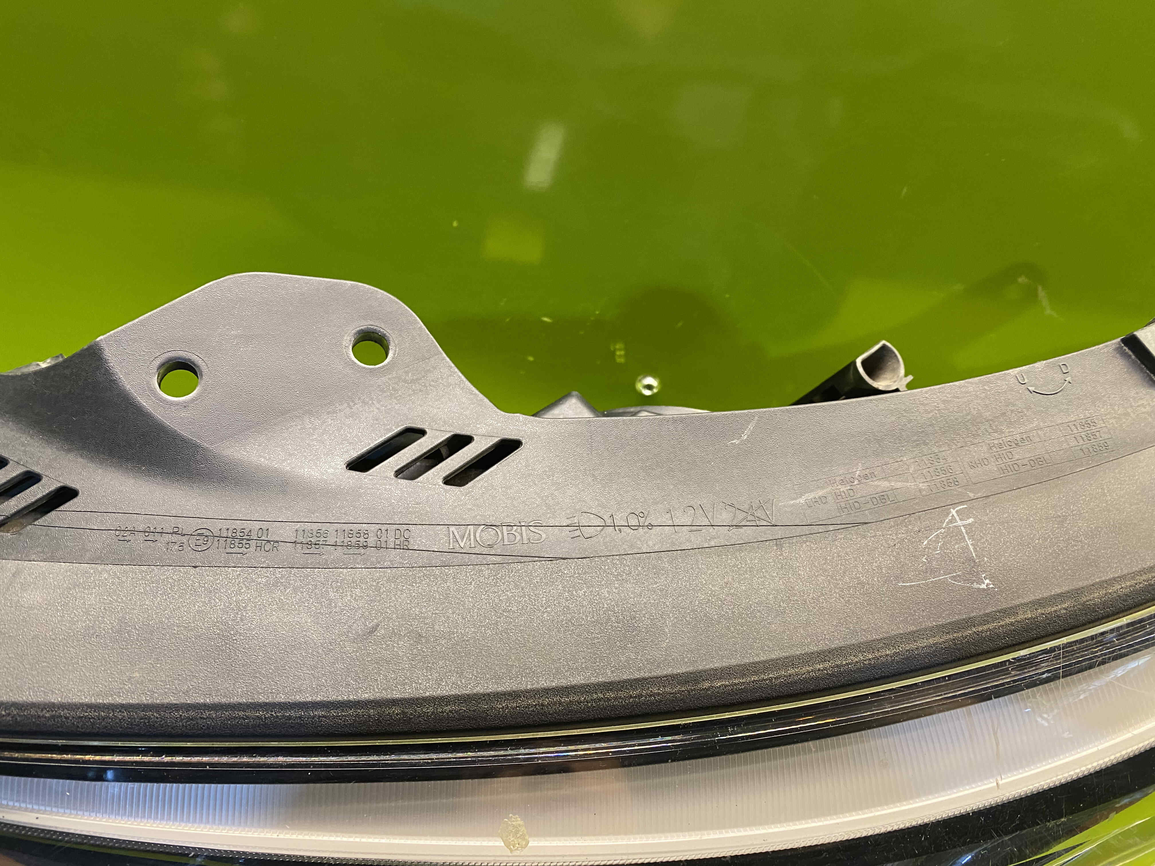 چراغ جلو چپ 