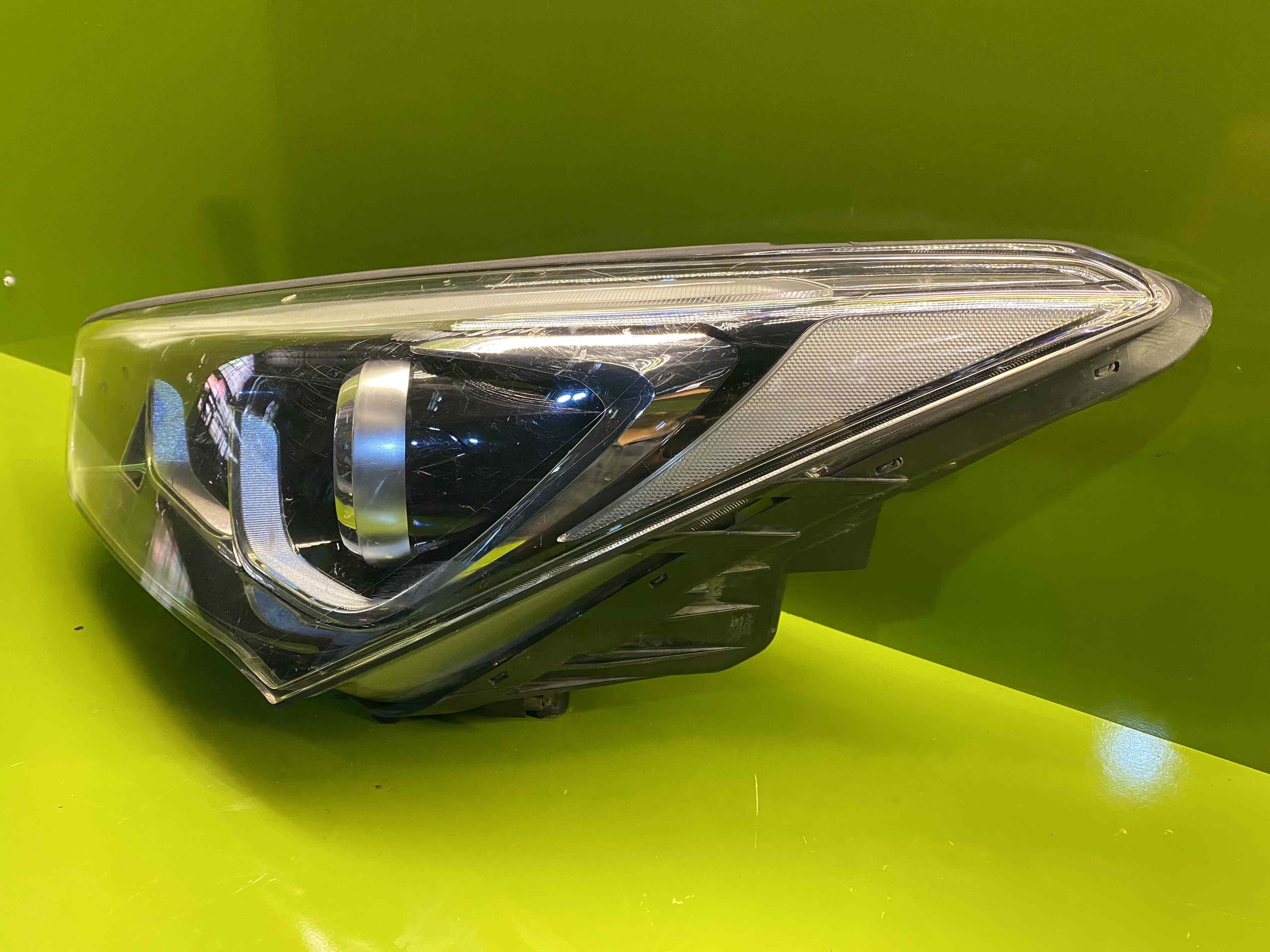 چراغ جلو چپ 