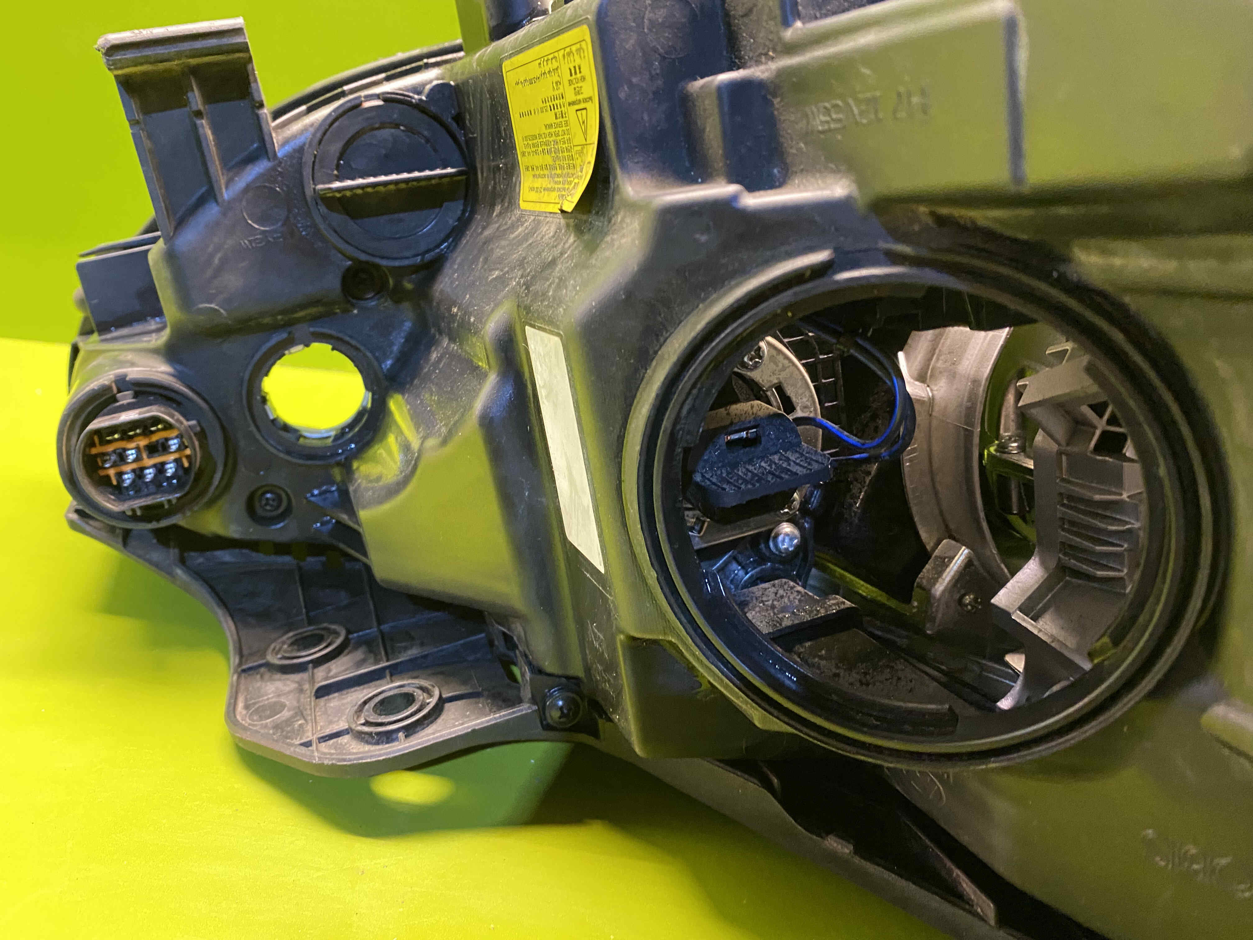 چراغ جلو چپ 