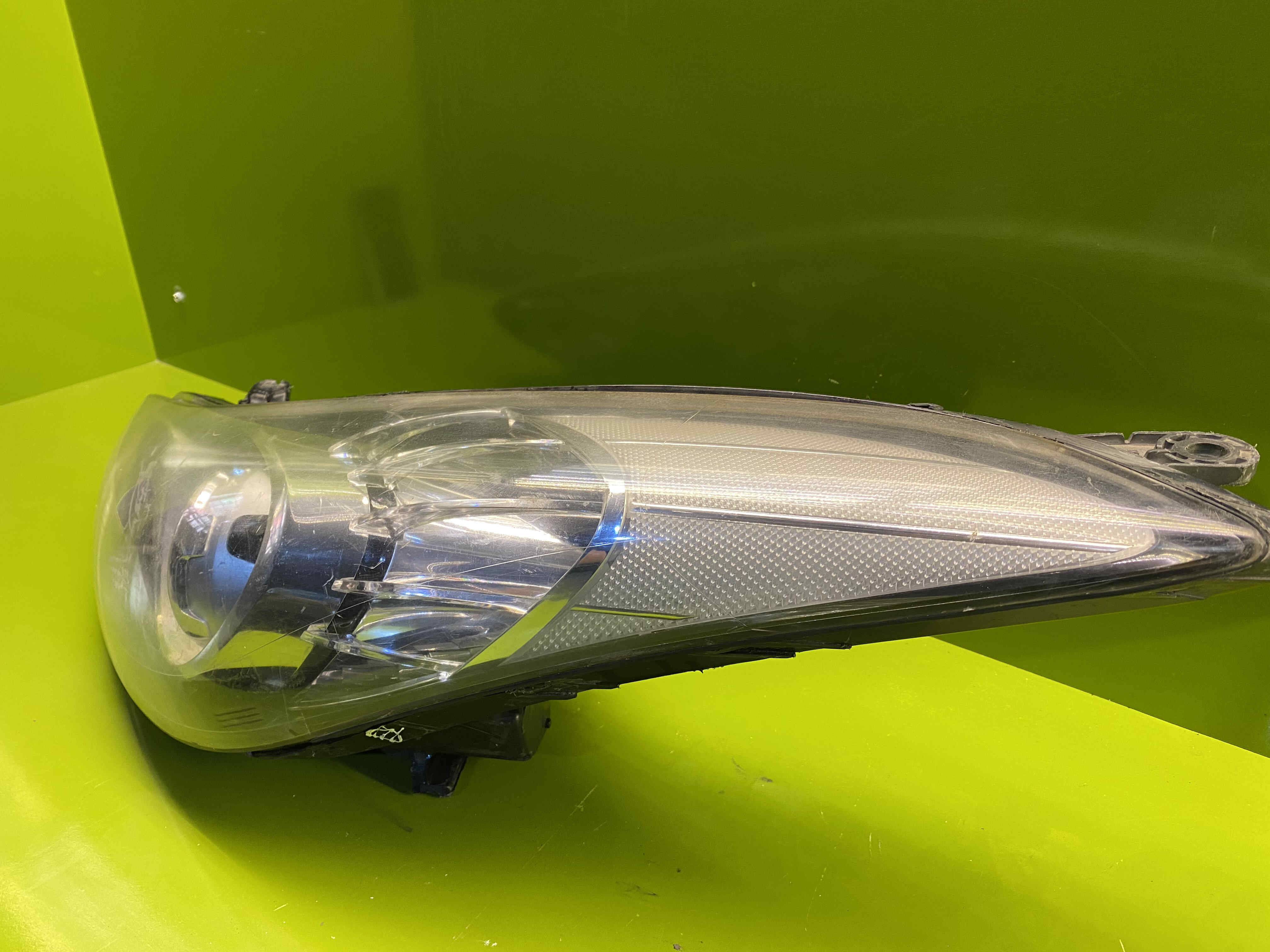 چراغ جلو النترا راست