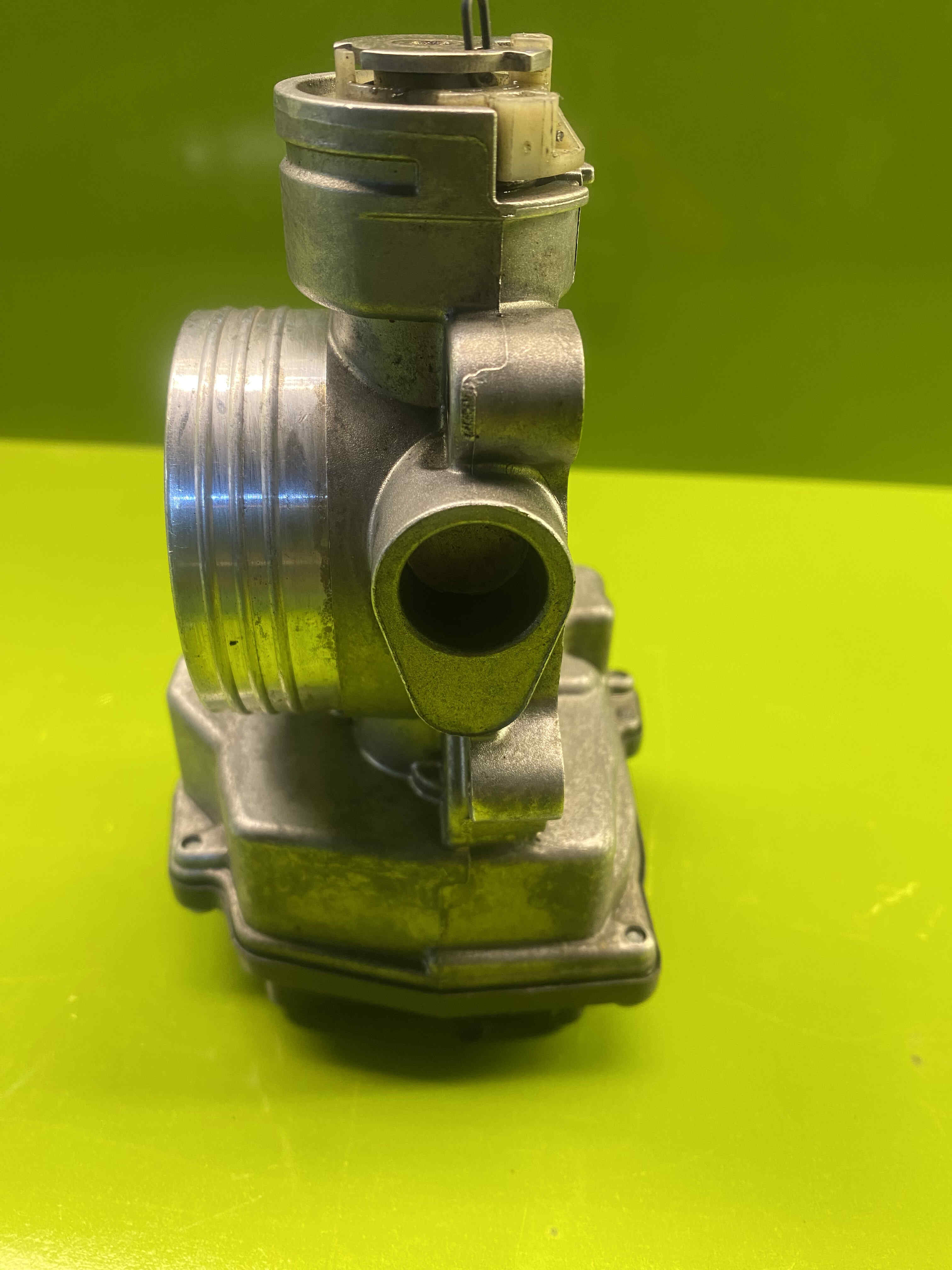 دریچه گاز سیتروئن -کد فنی قطعه  9640796280