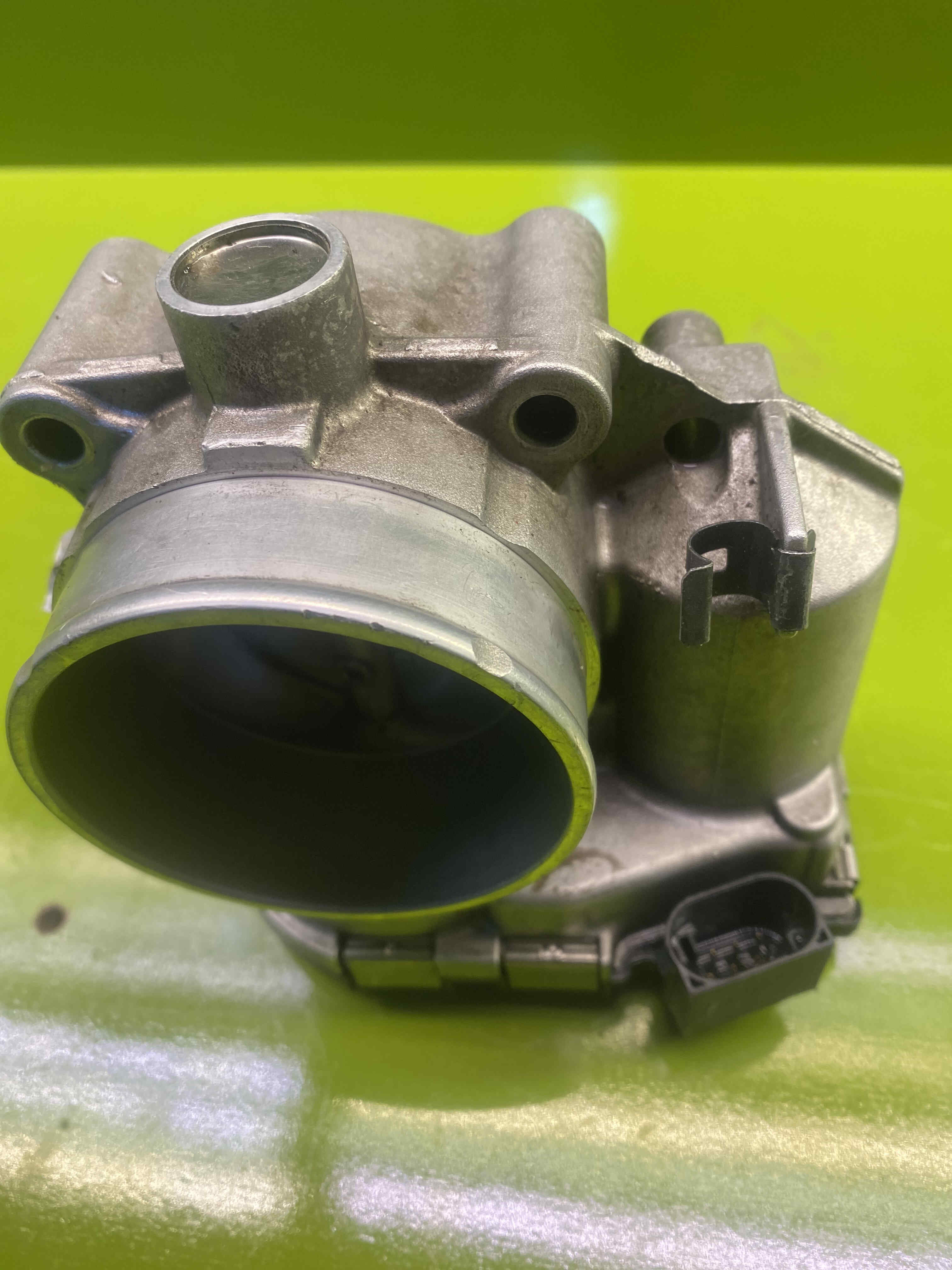 دریچه گاز پژو 206 - کد فنی قطعه  K914561148A