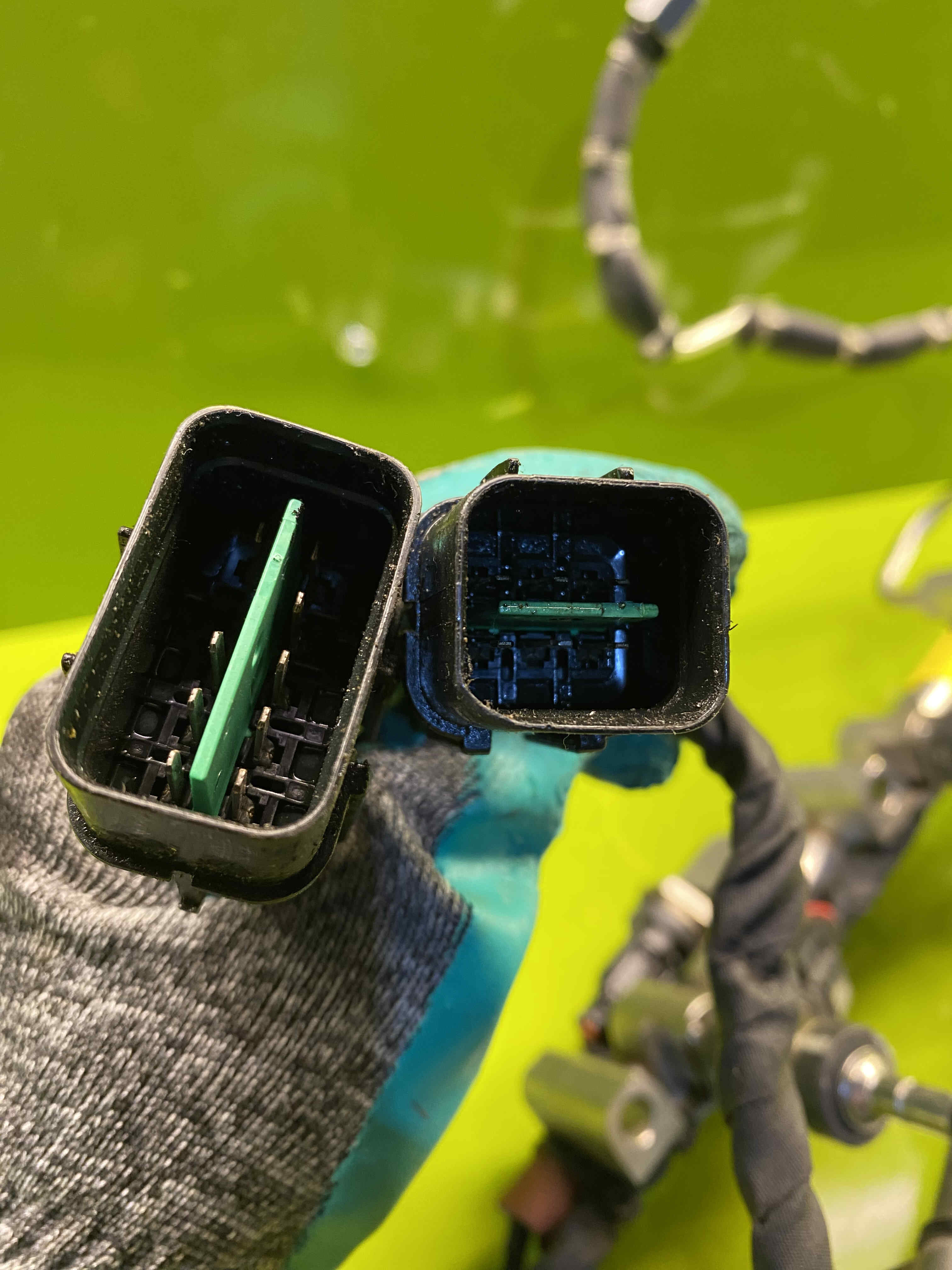 ریل سوخت و انژکتور جنسیس-سانتافه