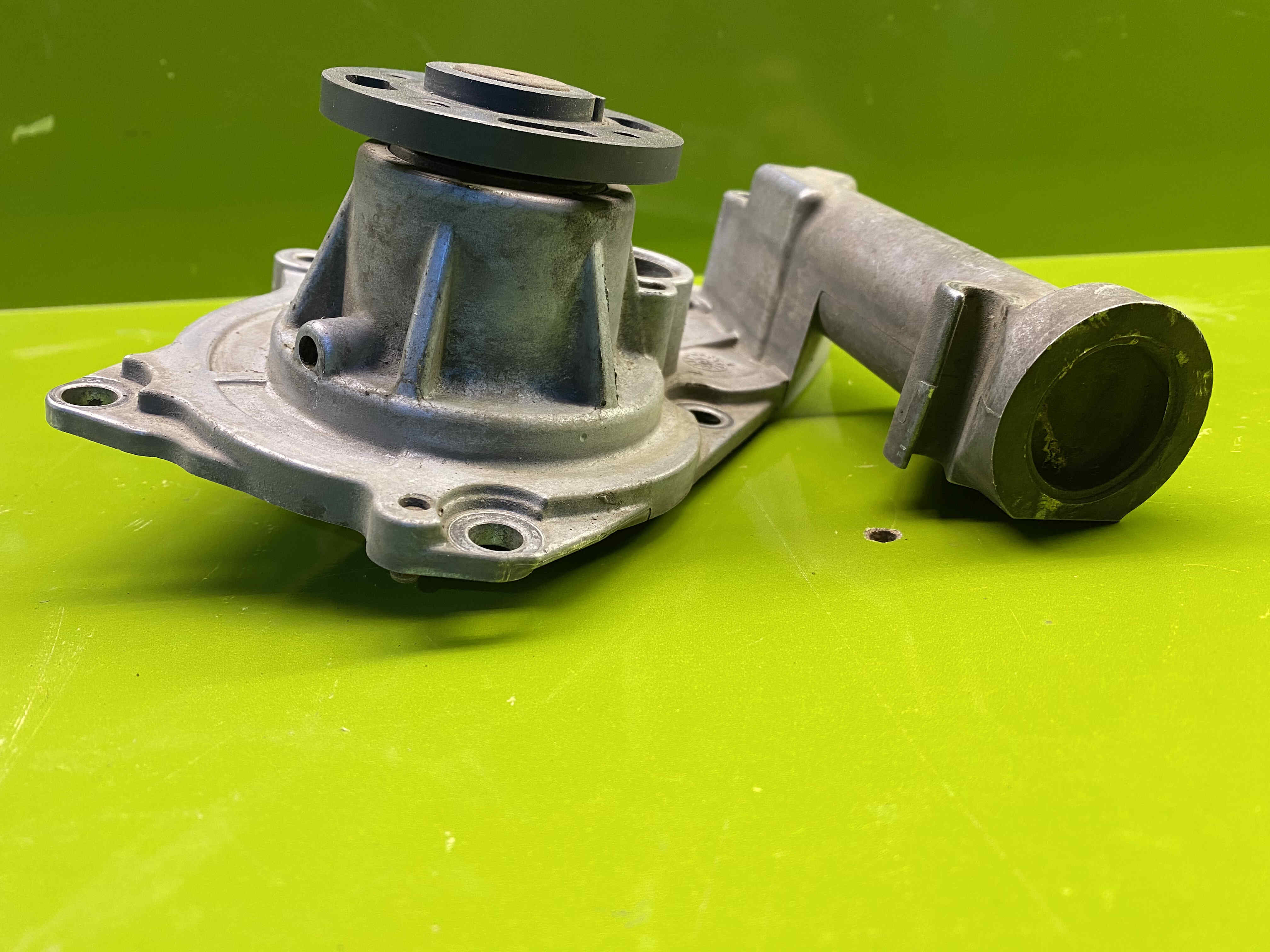 واتر پمپ آزرا