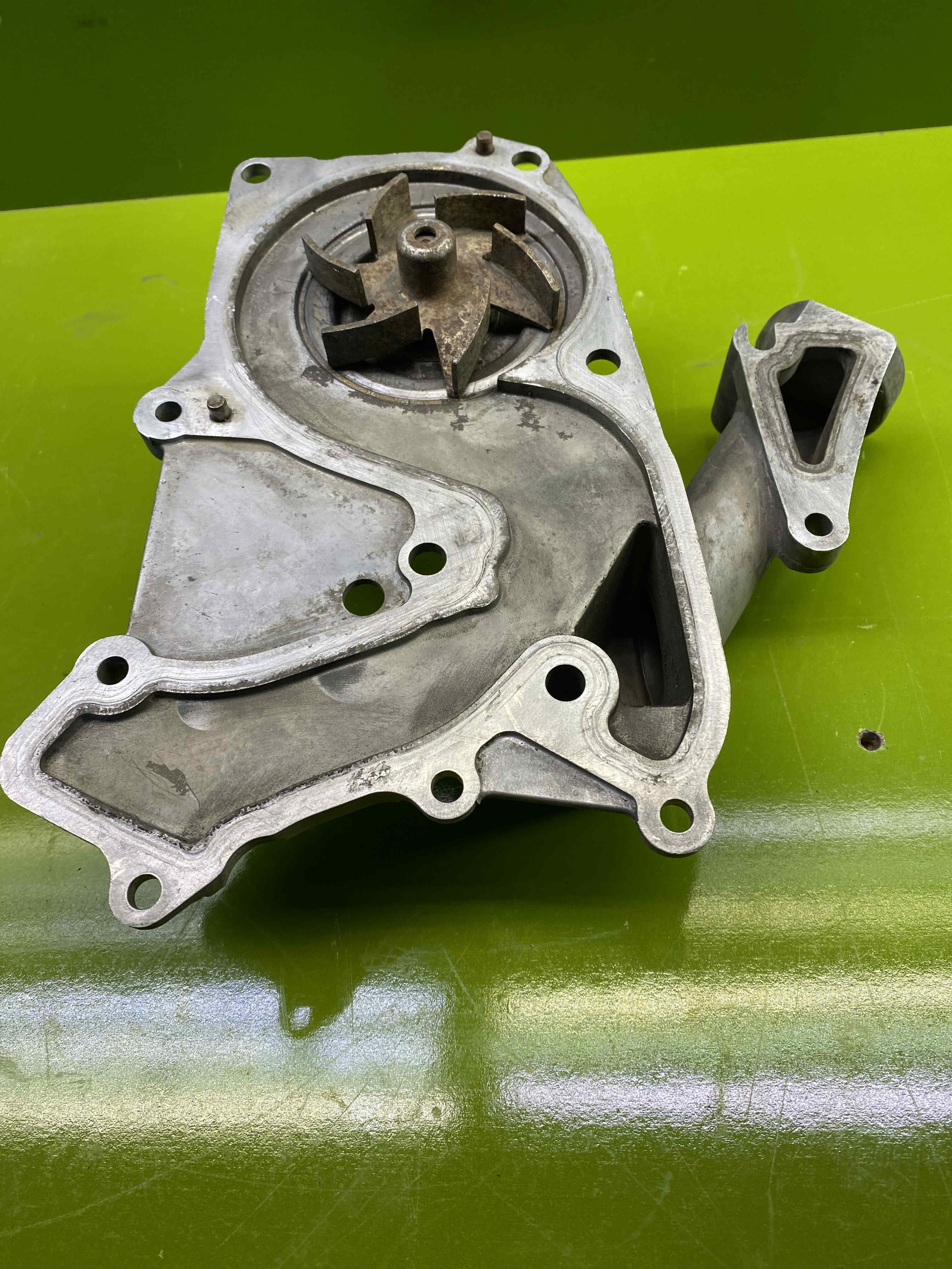 واتر پمپ آزرا