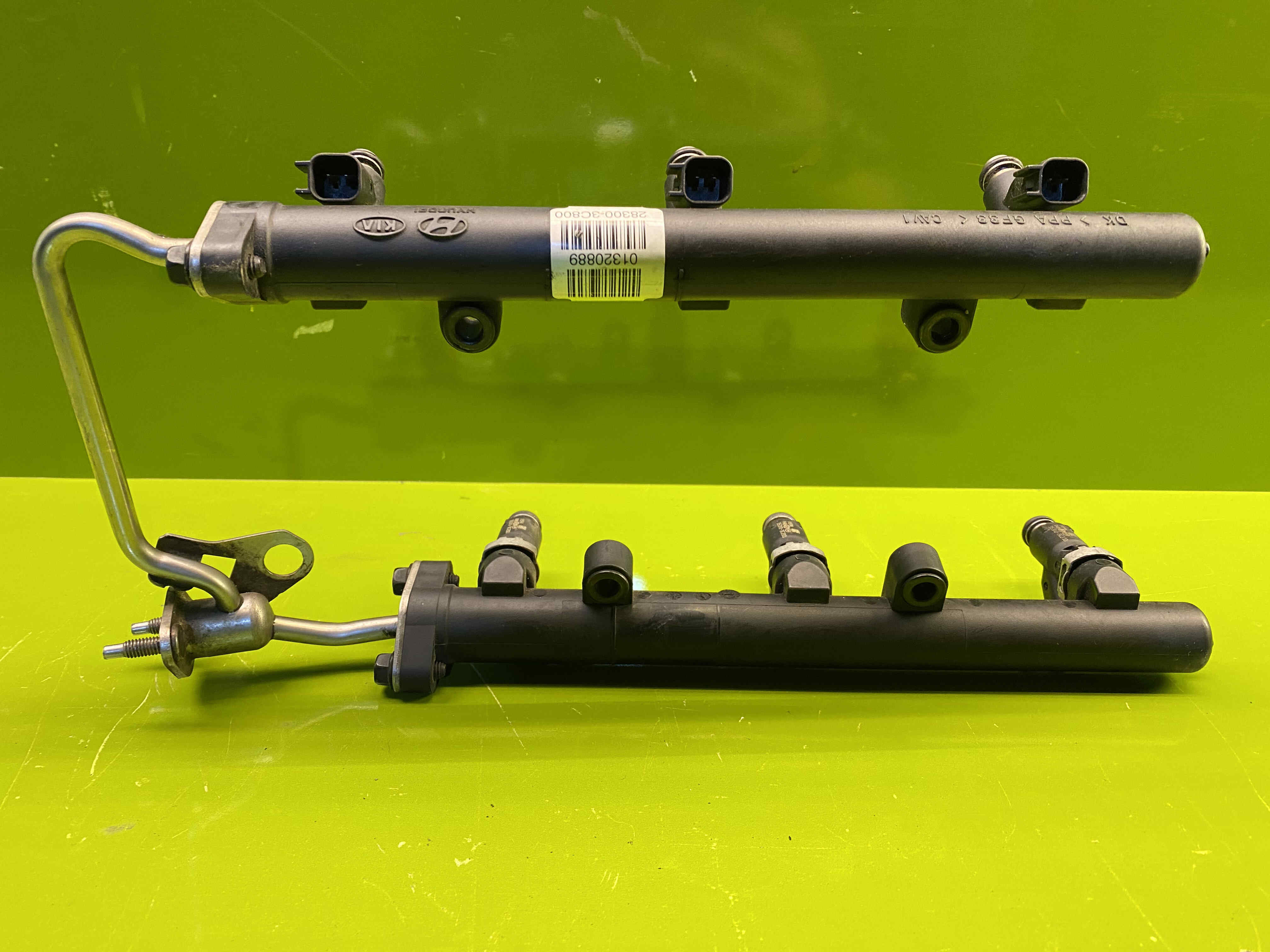 ریل سوخت و انژکتور جنسیس