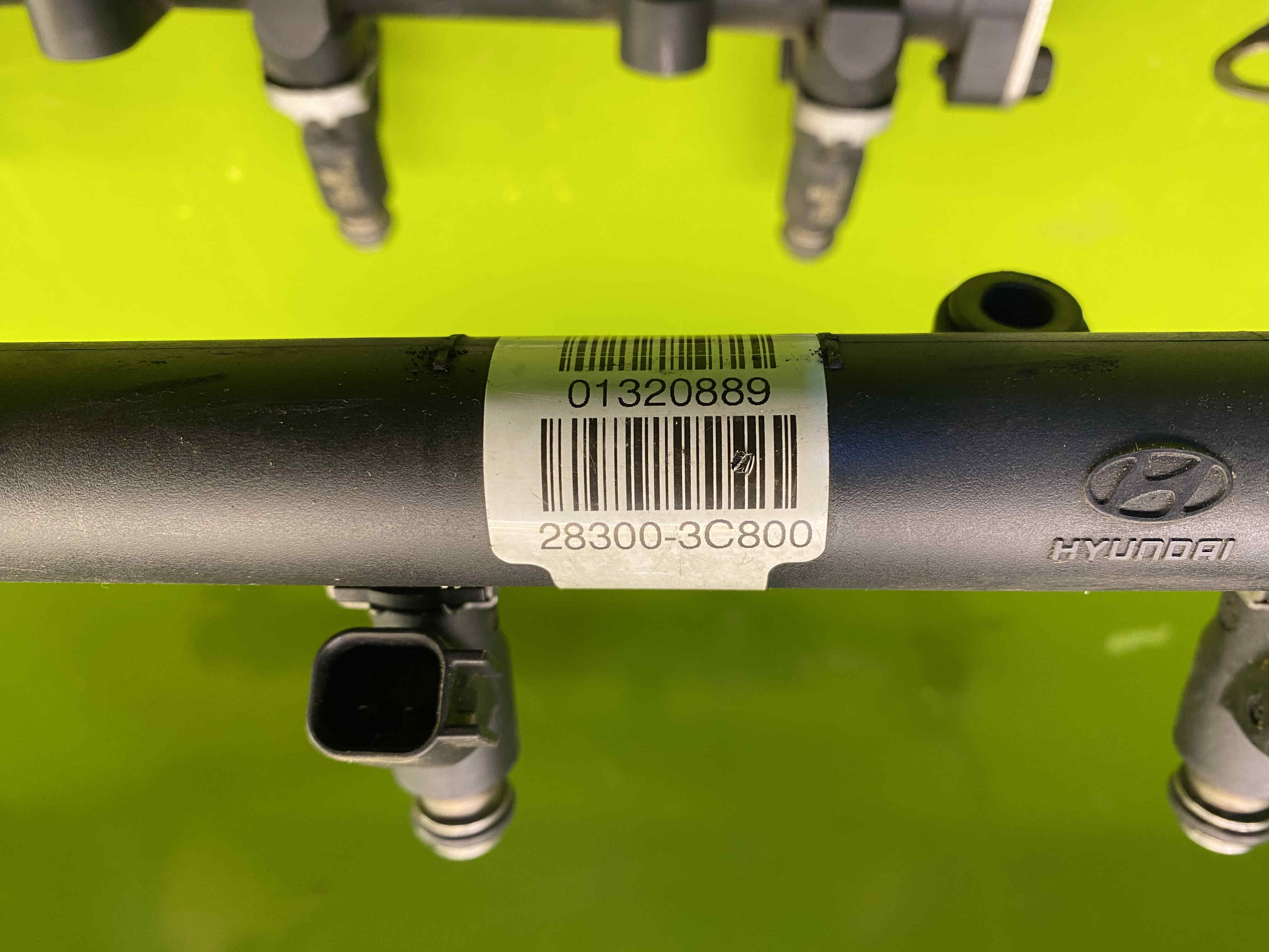 ریل سوخت و انژکتور جنسیس