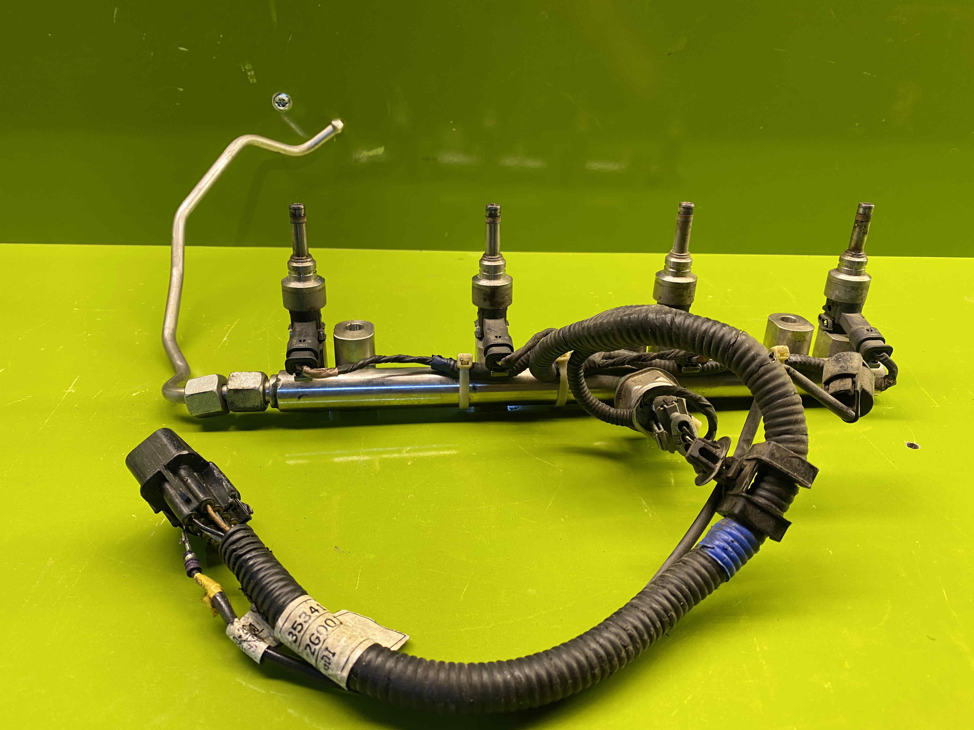 ریل سوخت و انژکتور سانتافه