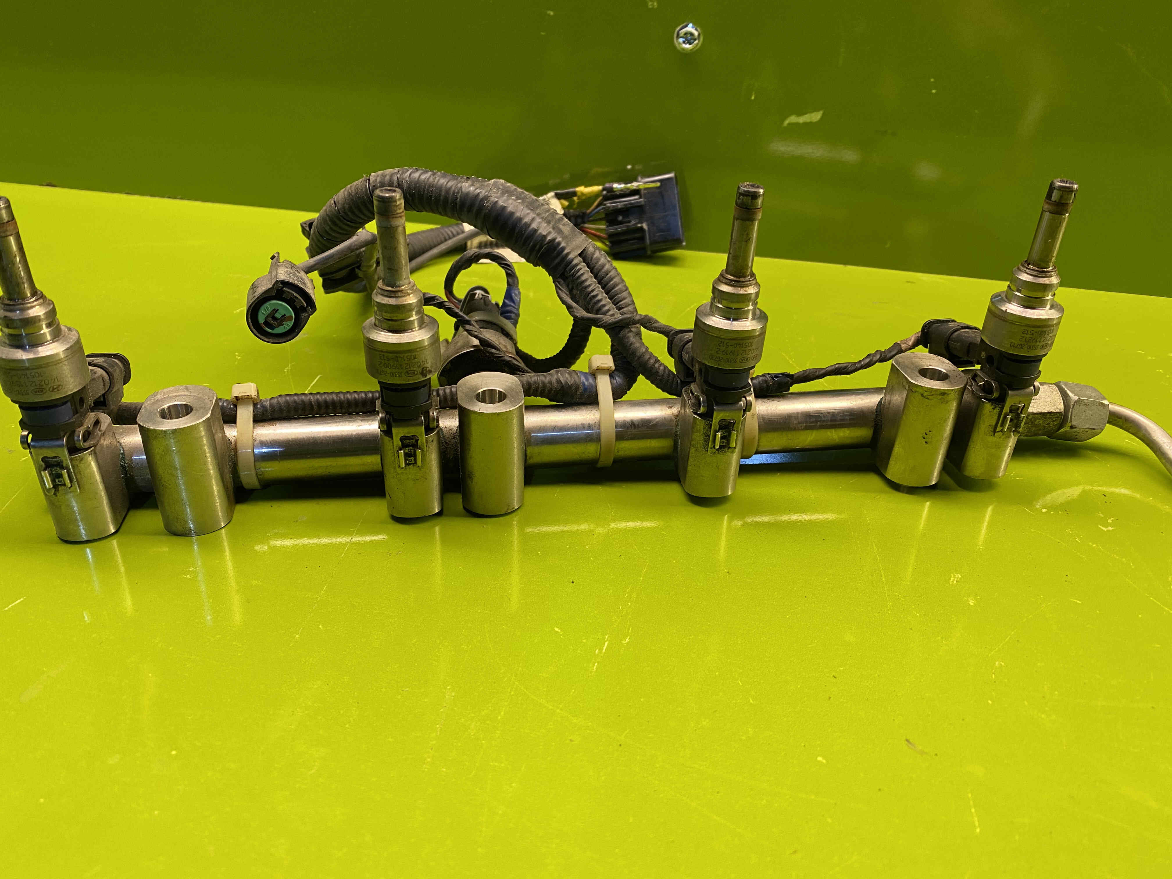 ریل سوخت و انژکتور سانتافه