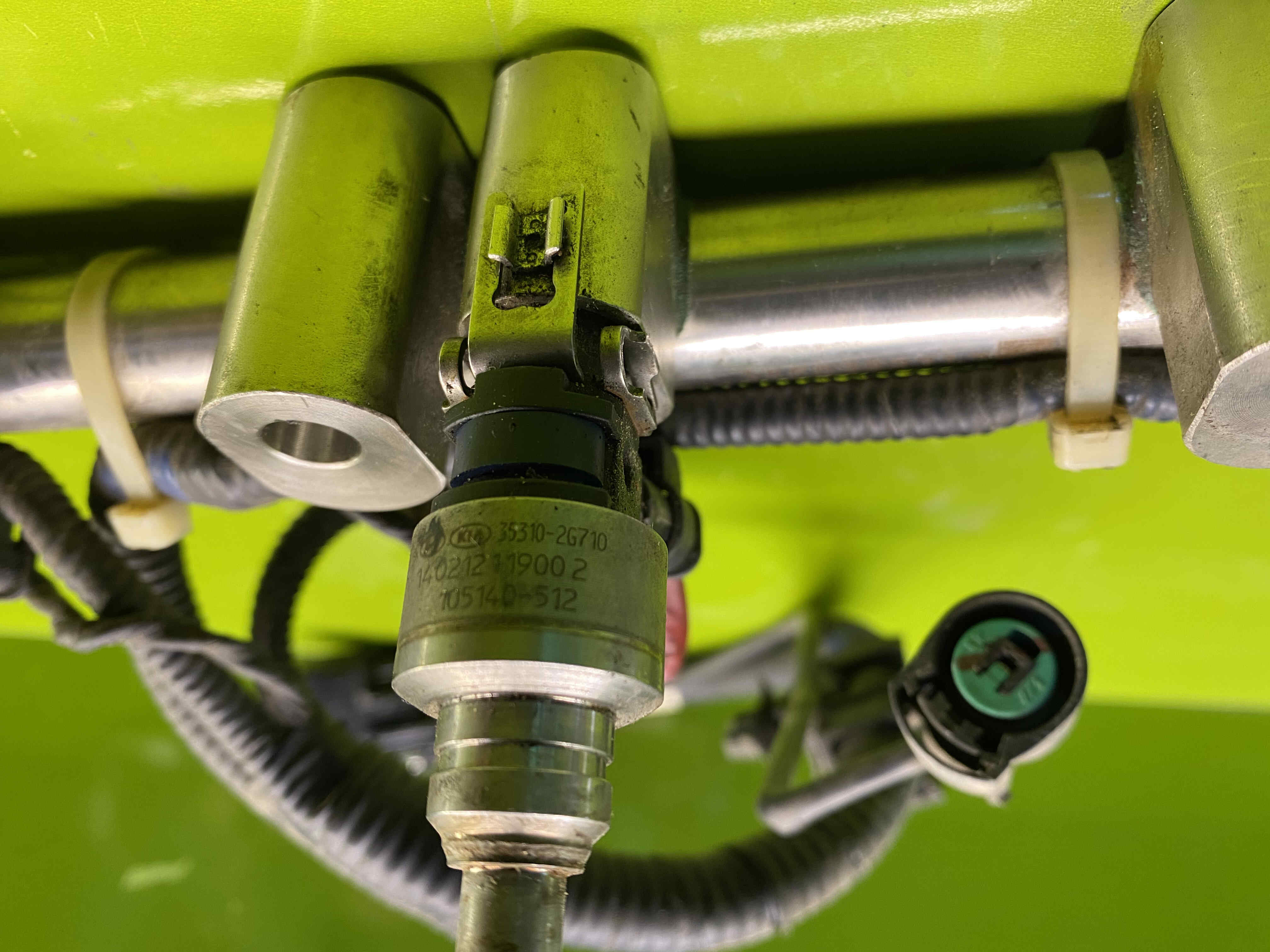 ریل سوخت و انژکتور سانتافه