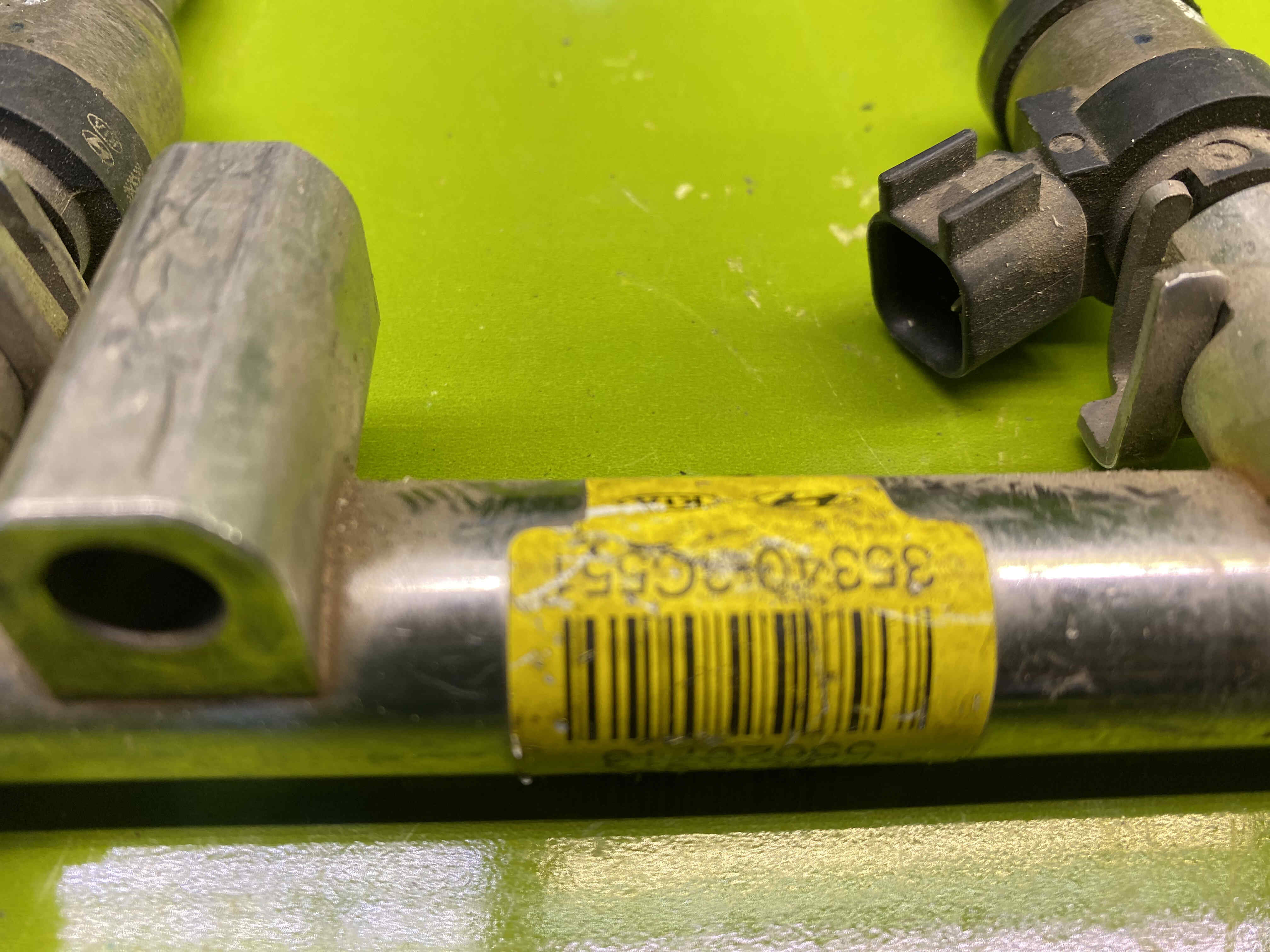 ریل سوخت و انژکتور جنسیس-سانتافه