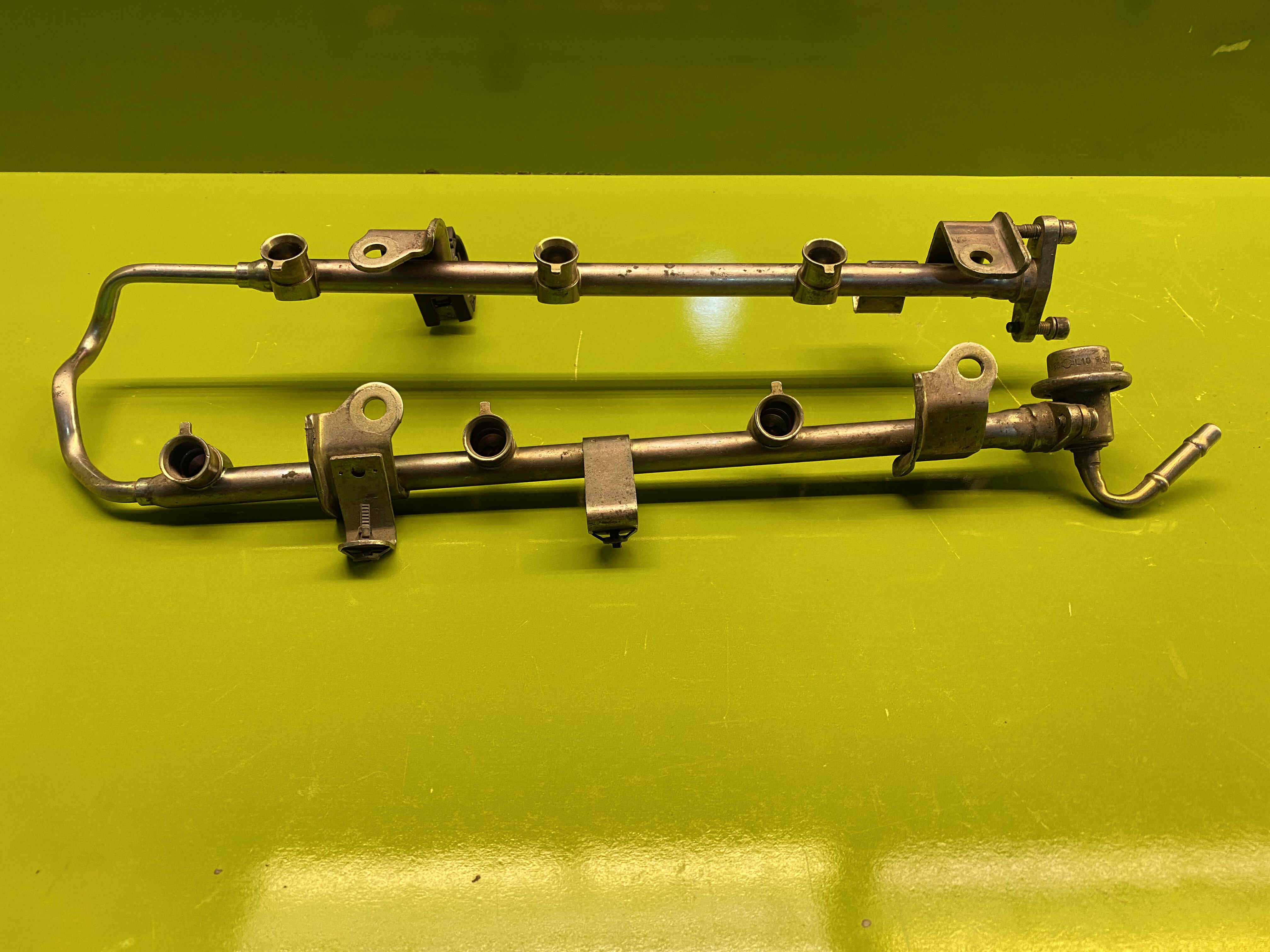 ریل سوخت و انژکتور