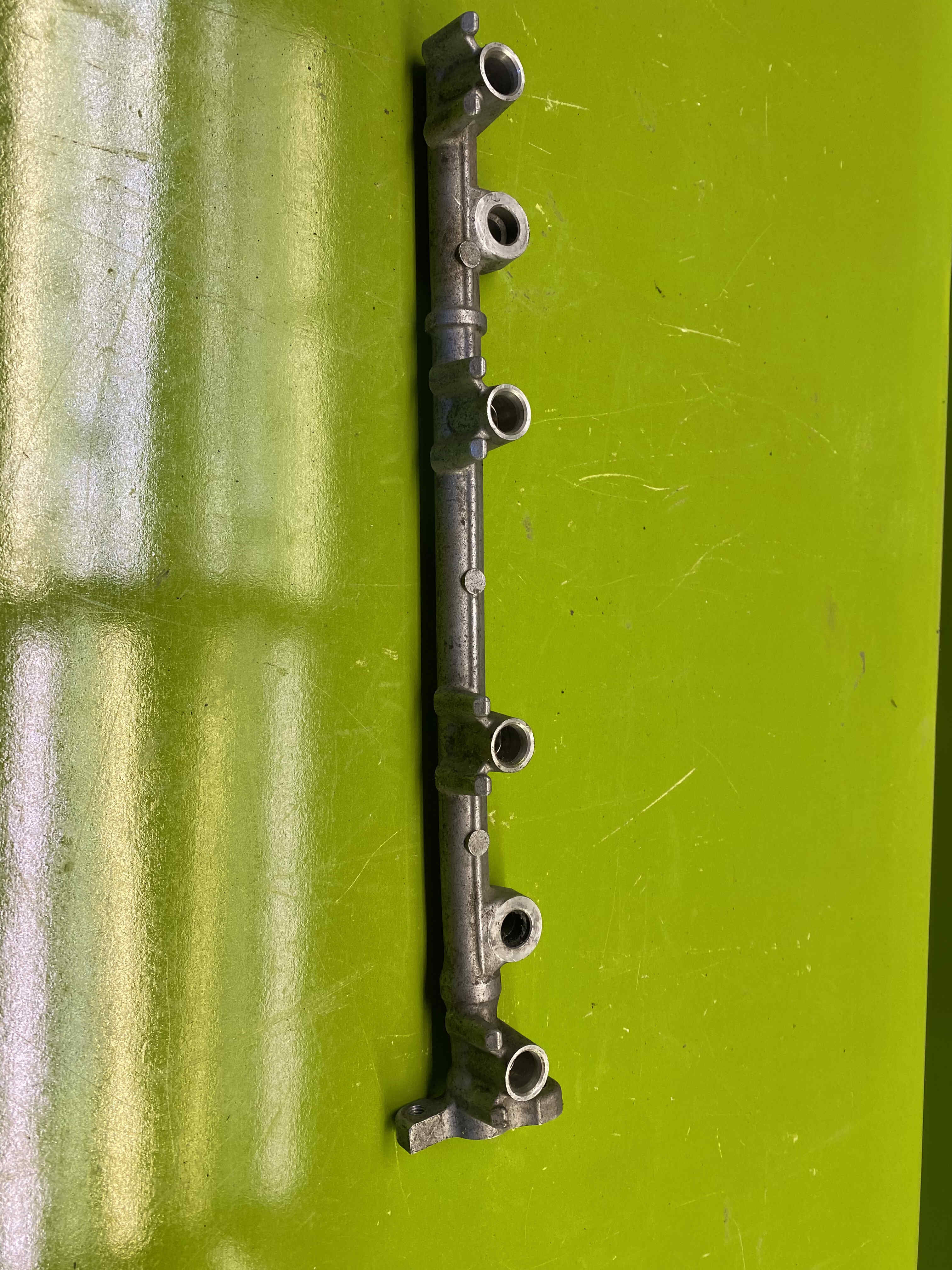 ریل سوخت و انژکتور