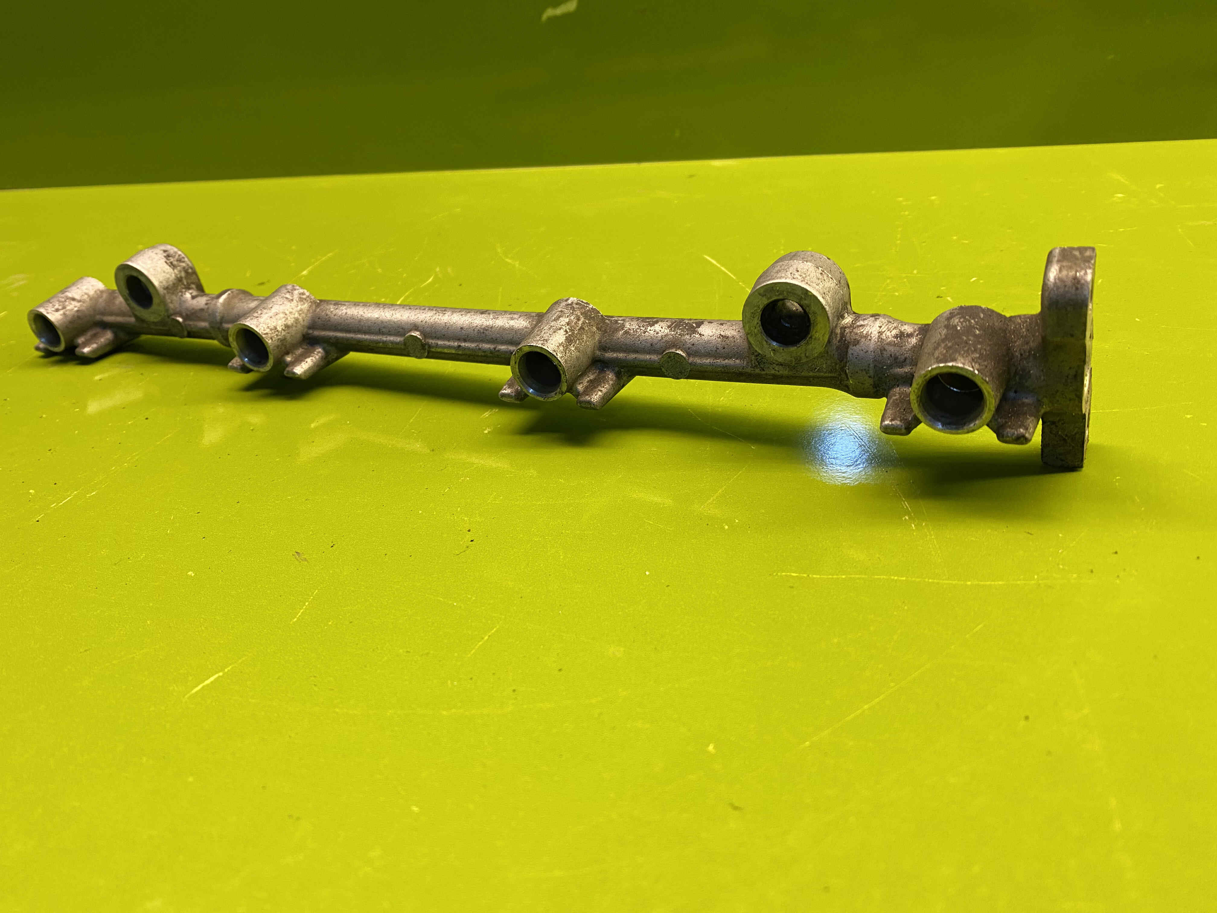 ریل سوخت و انژکتور