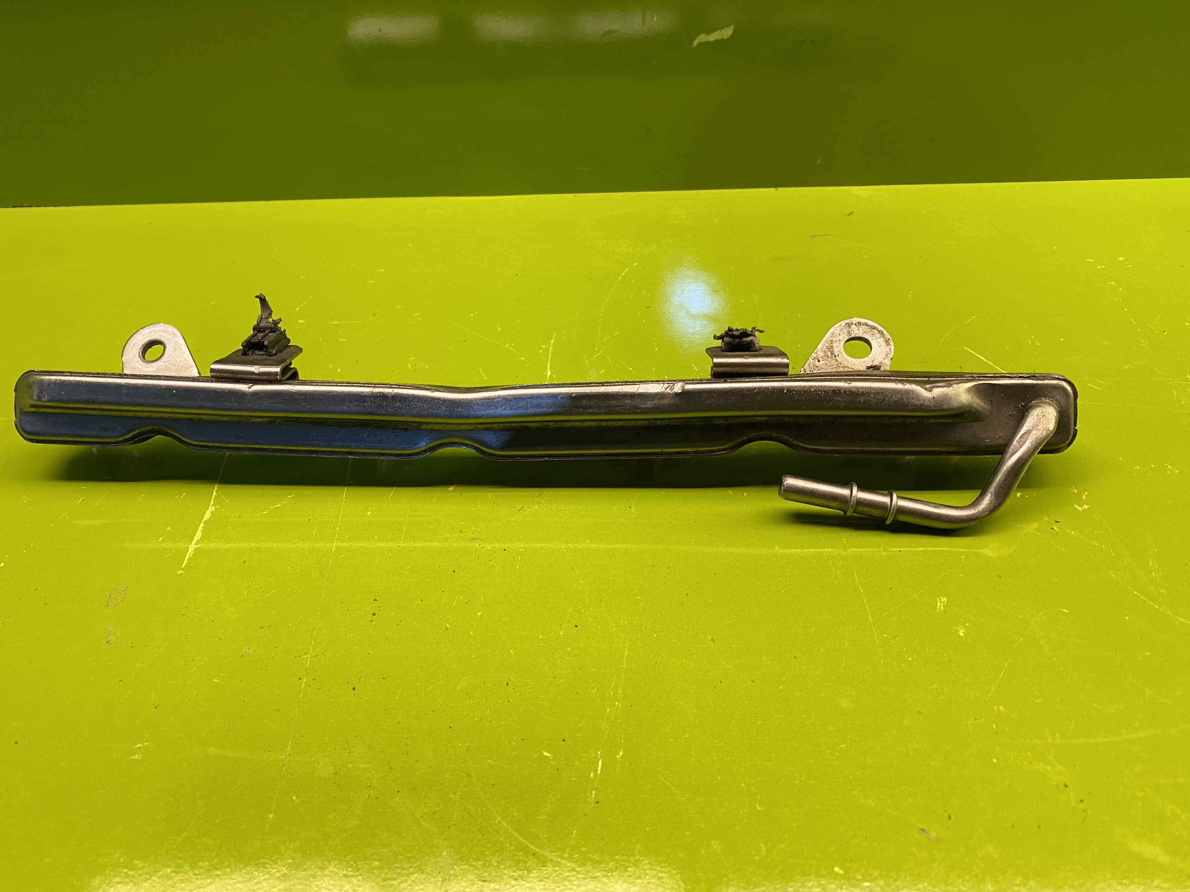 ریل سوخت و انژکتور