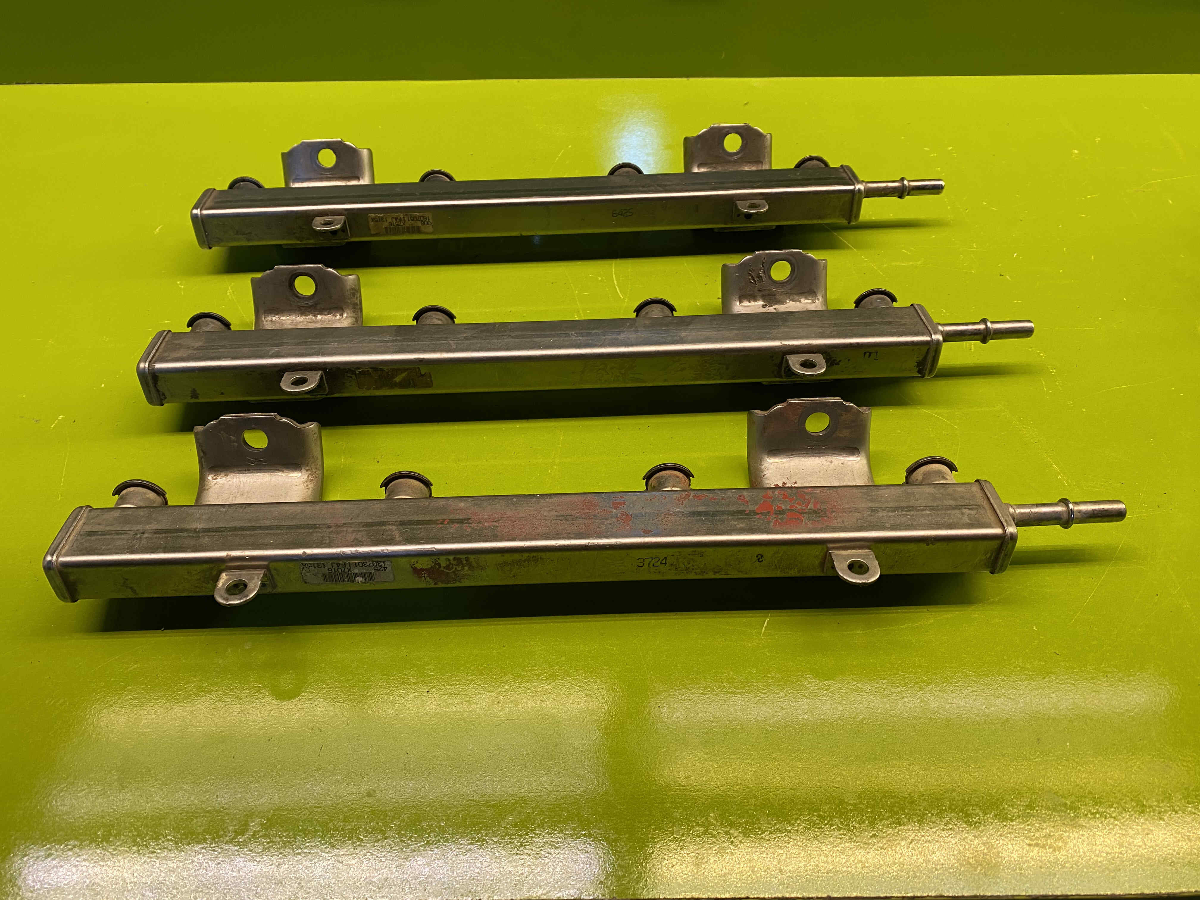 ریل سوخت و انژکتور