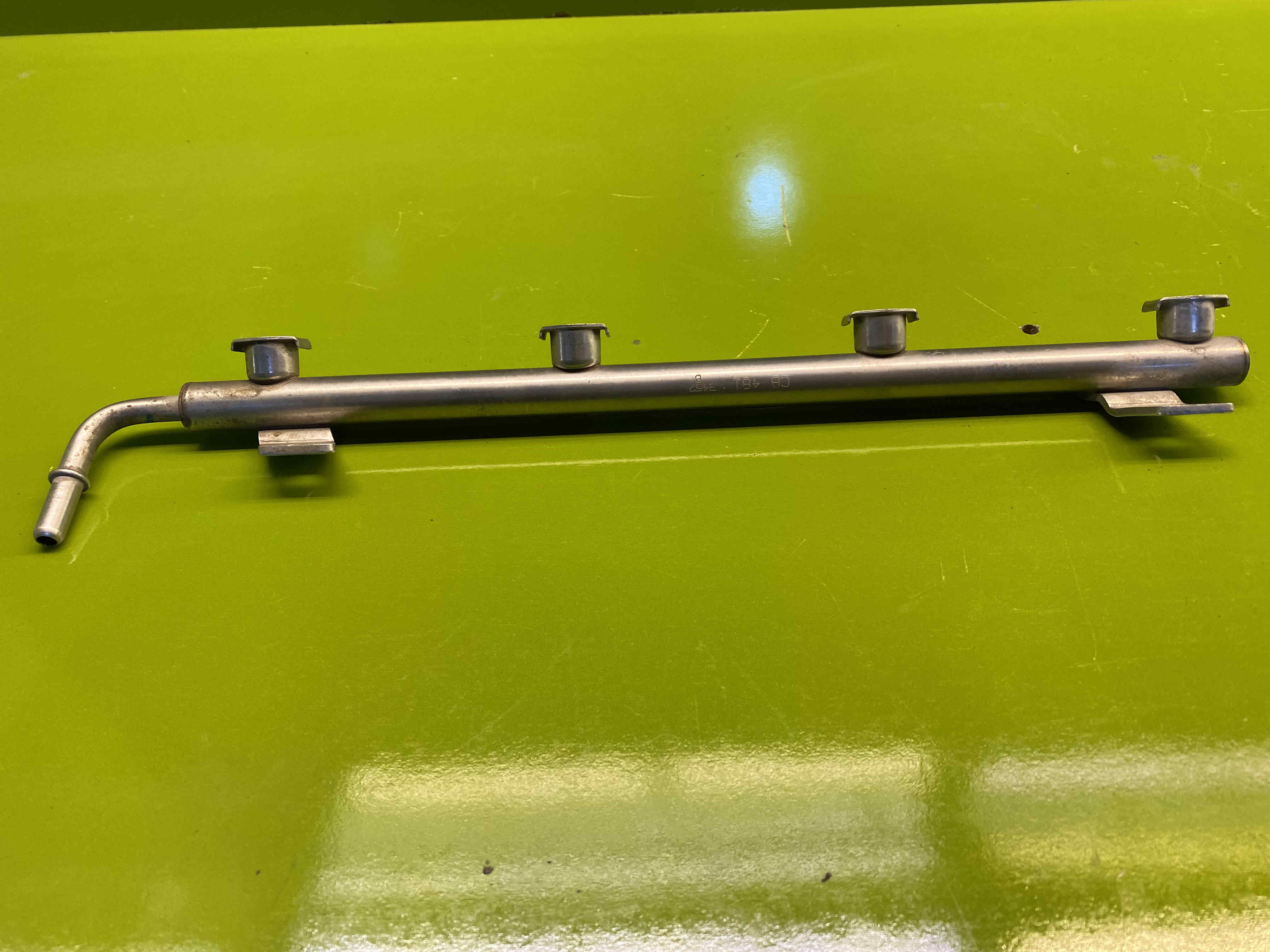 ریل سوخت و انژکتور