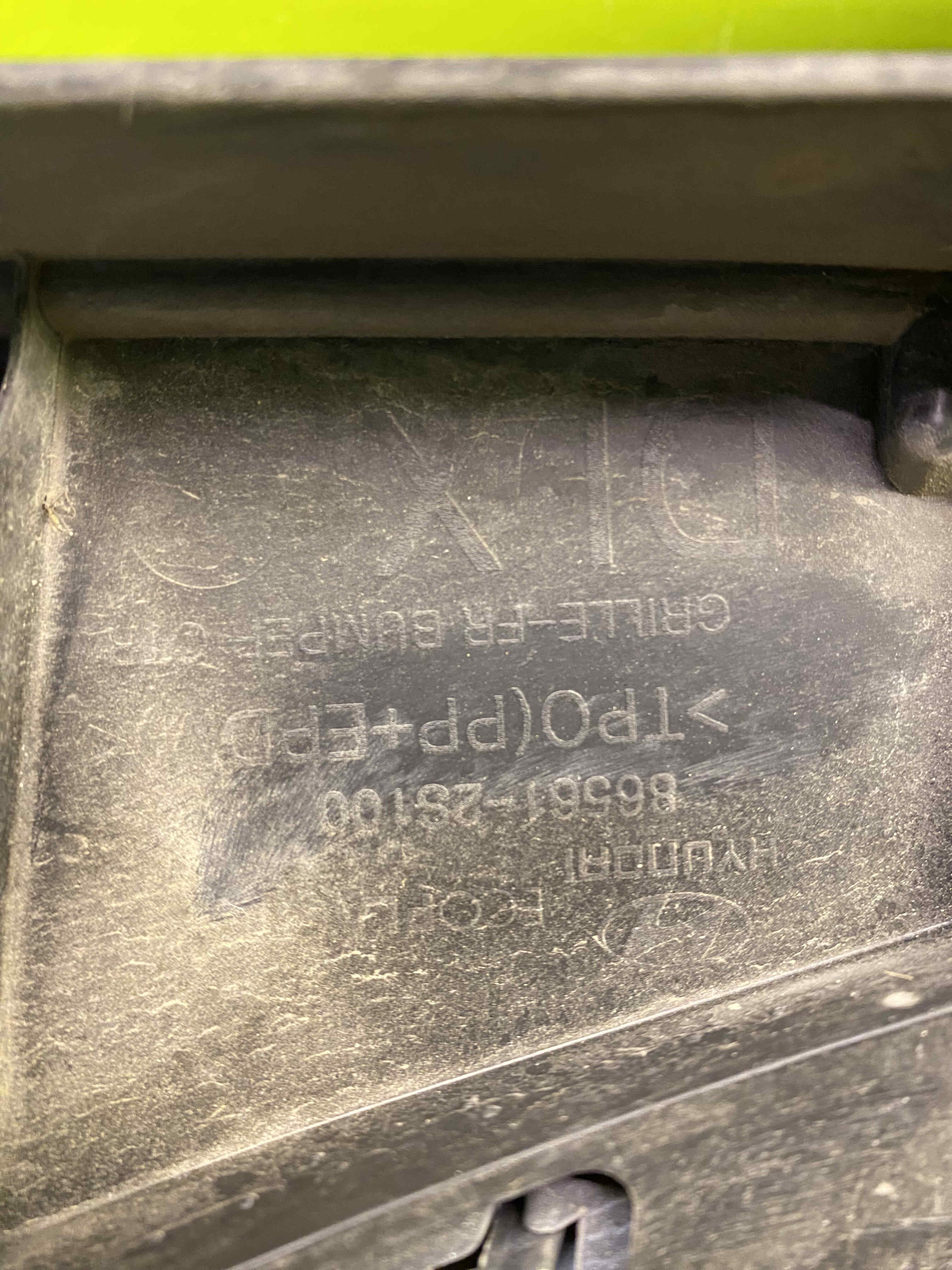 جلو پنجره وسط سپر جلو