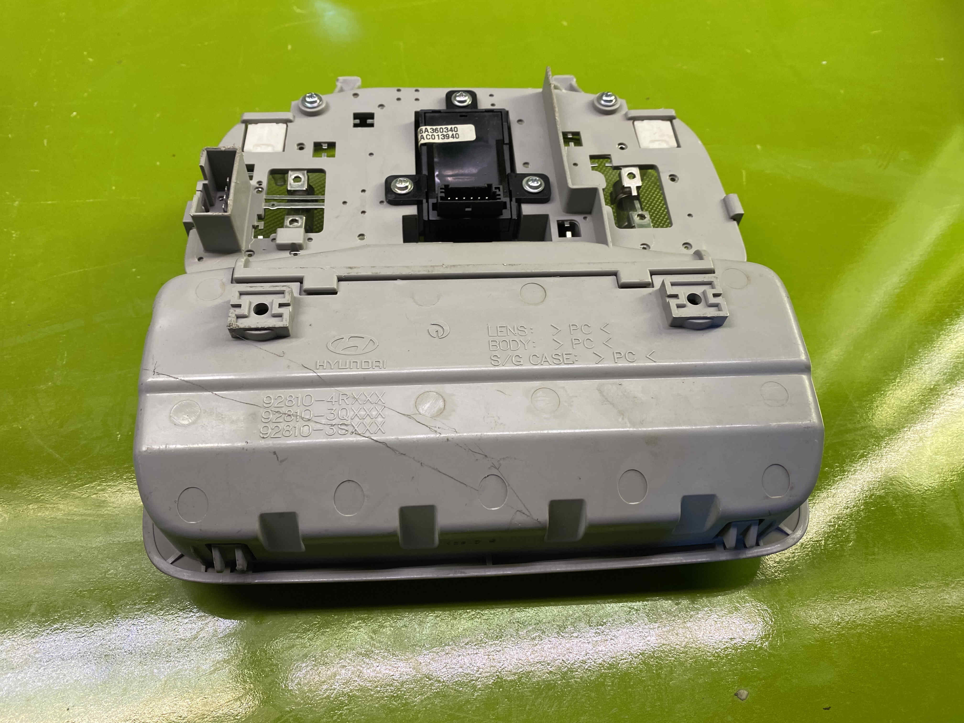 کنسول - چراغ سقفی هیوندای i40