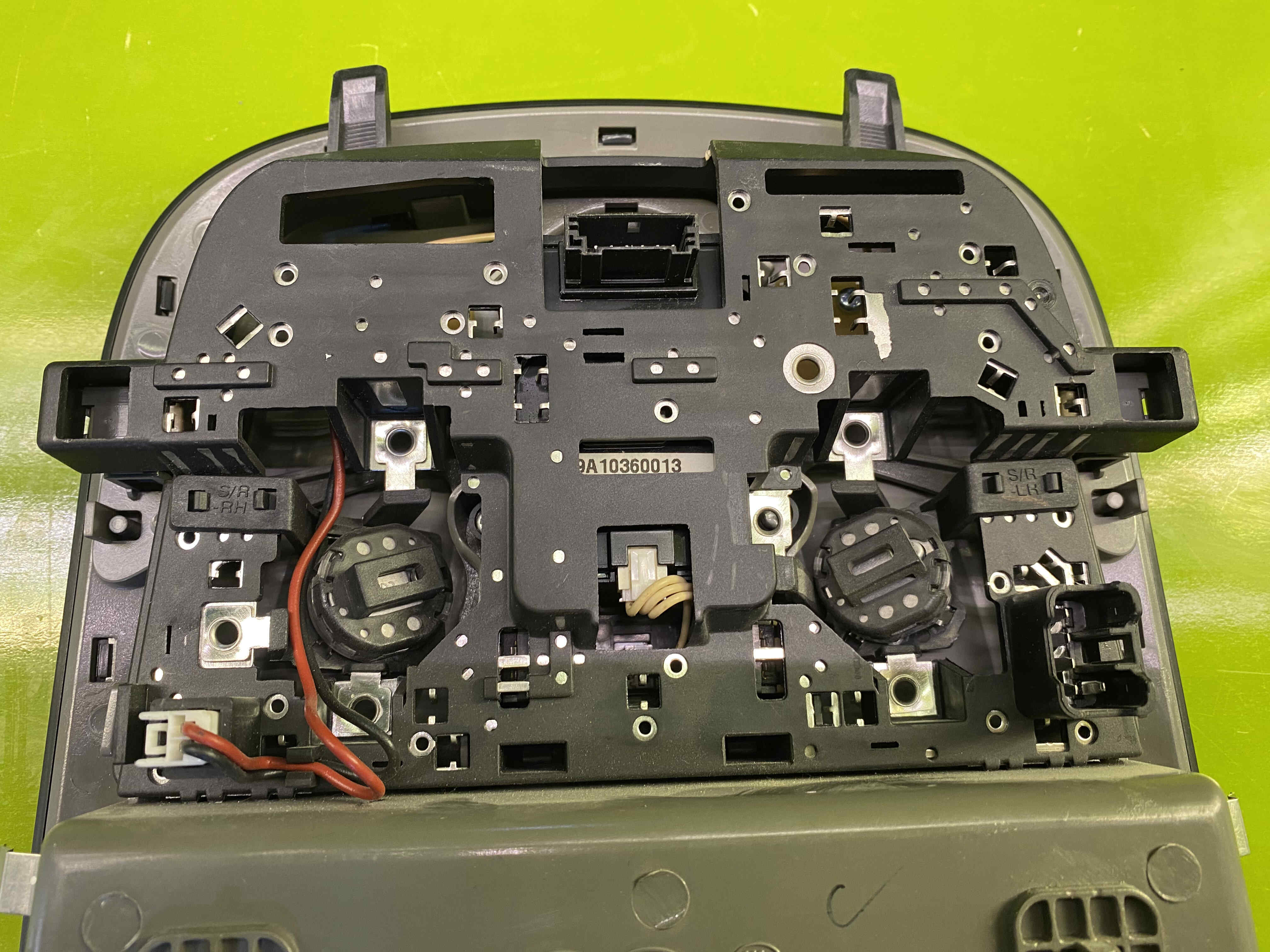 کنسول - چراغ سقفی آزرا