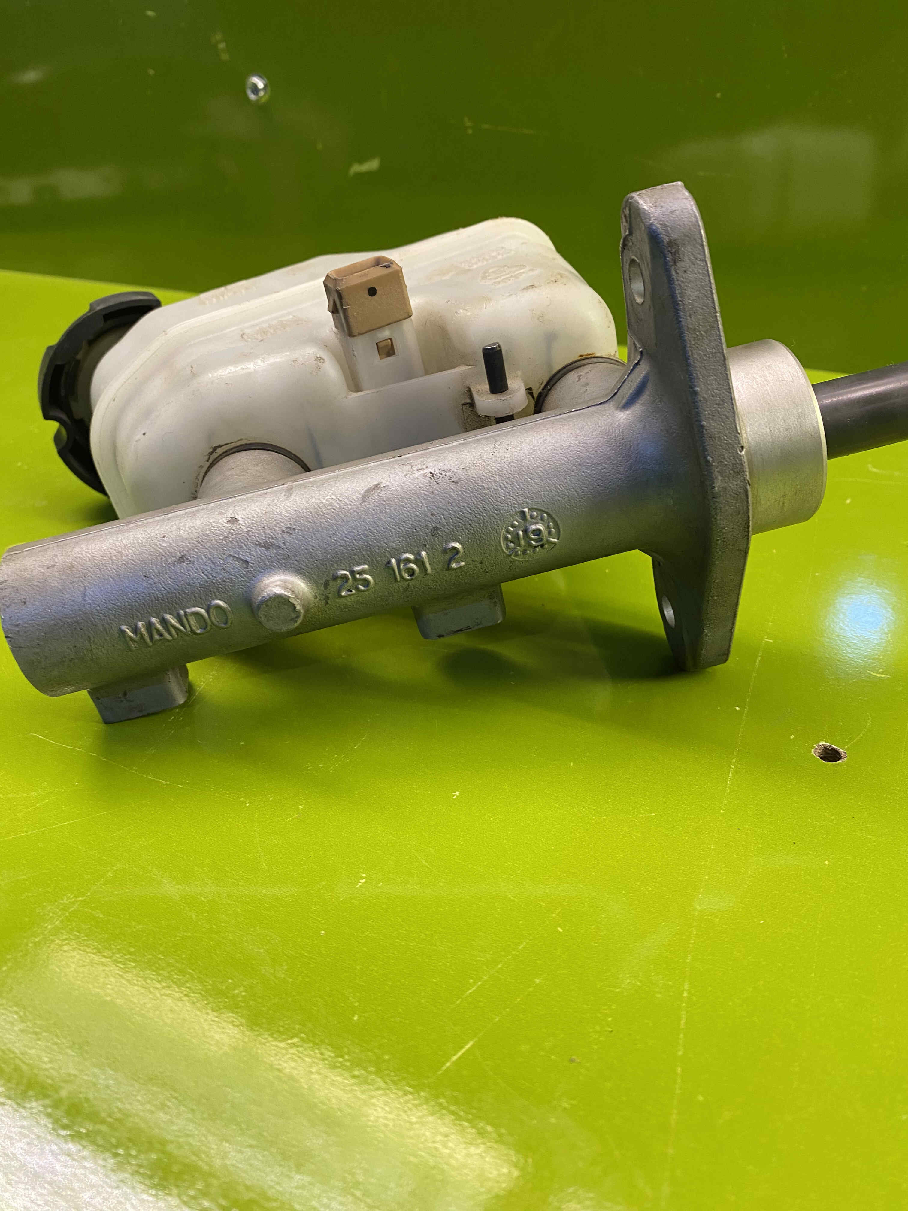 پمپ ترمز زیر پا اسپوریتج - توسان 