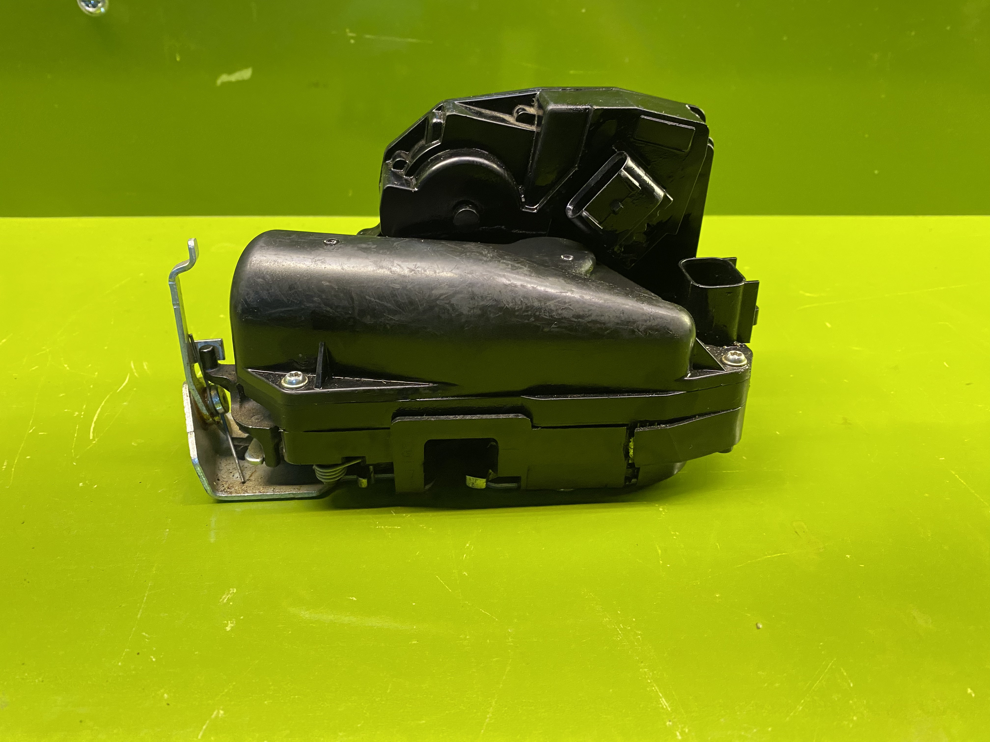 قفل صندوق عقب وراکروز