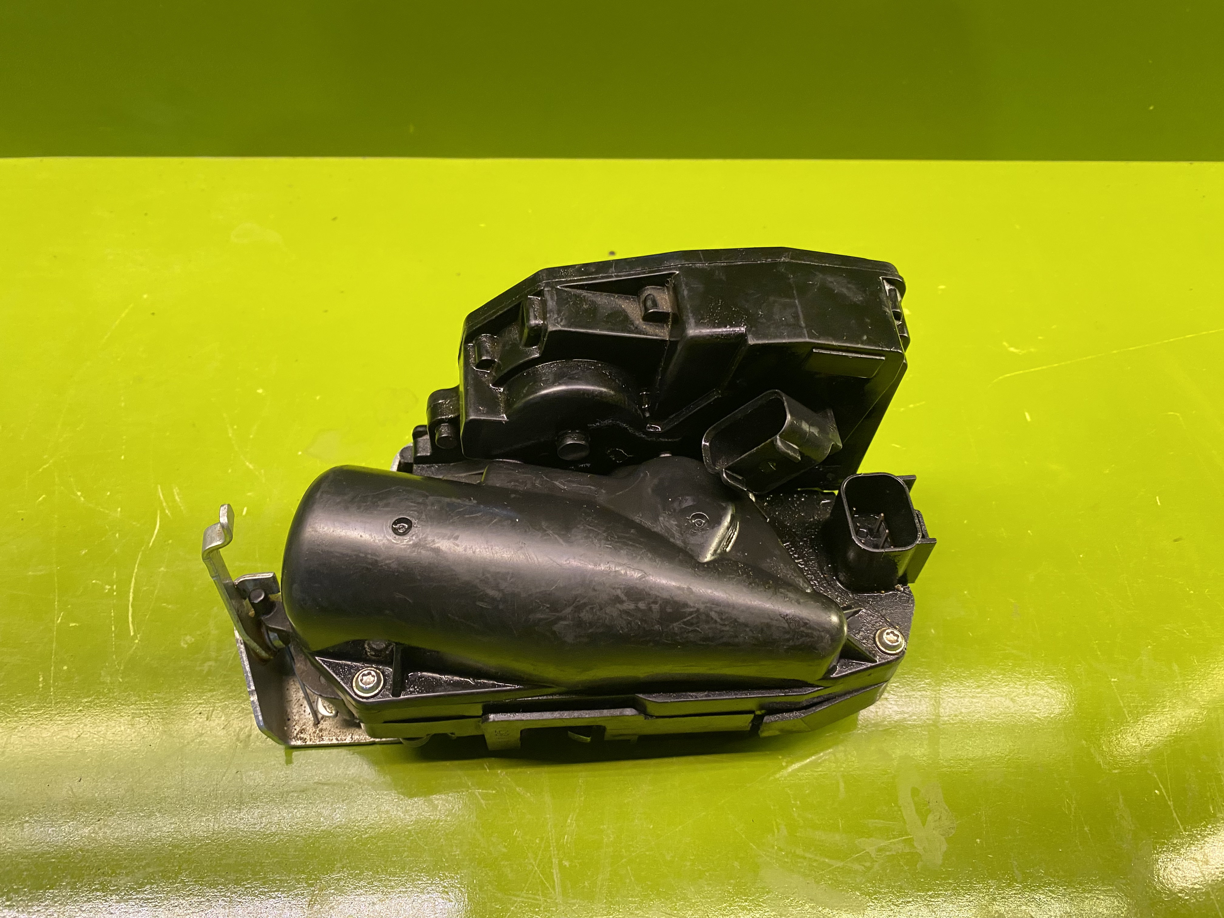 قفل صندوق عقب وراکروز