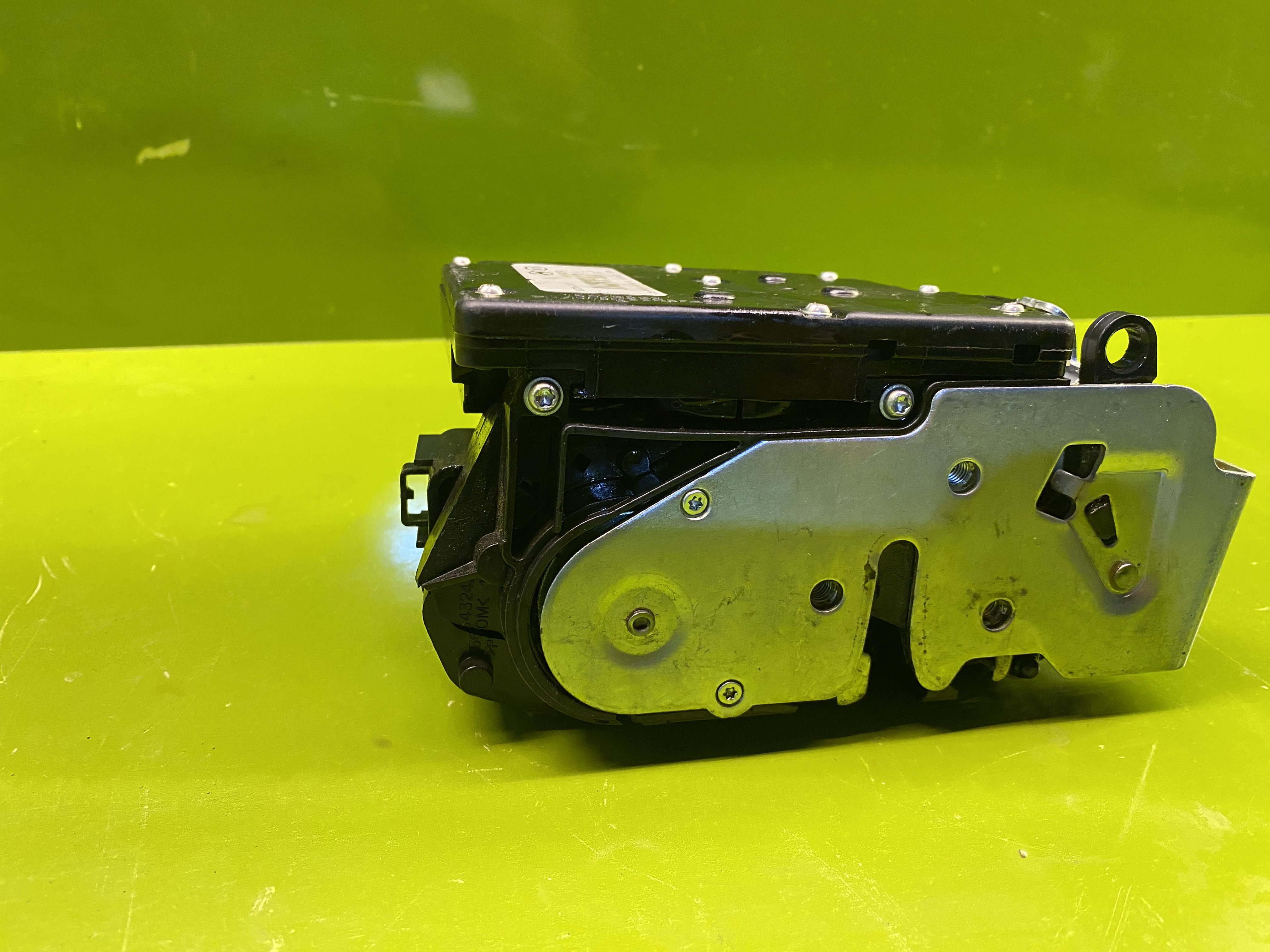 قفل صندوق عقب وراکروز