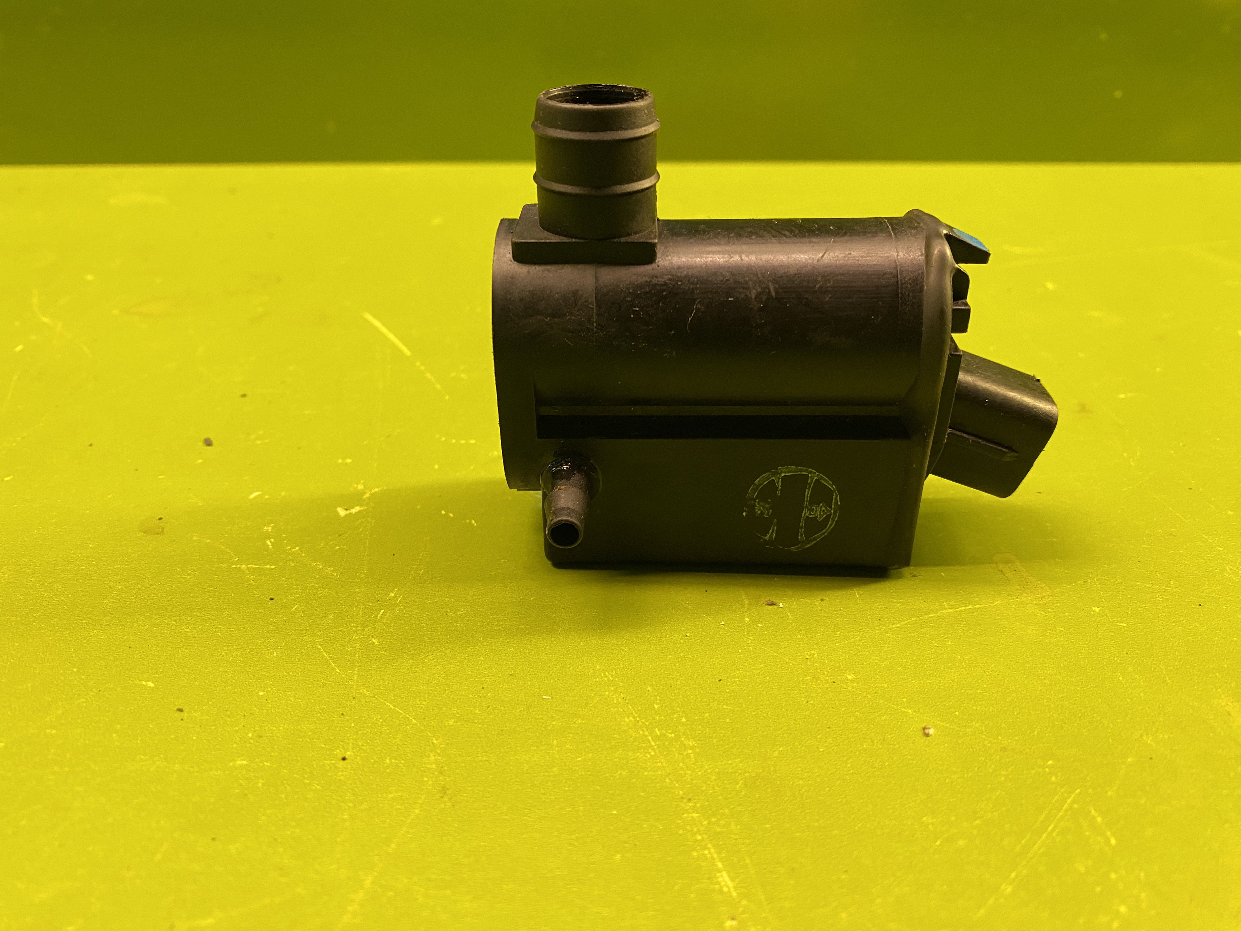 واتر پمپ شیشه شور 