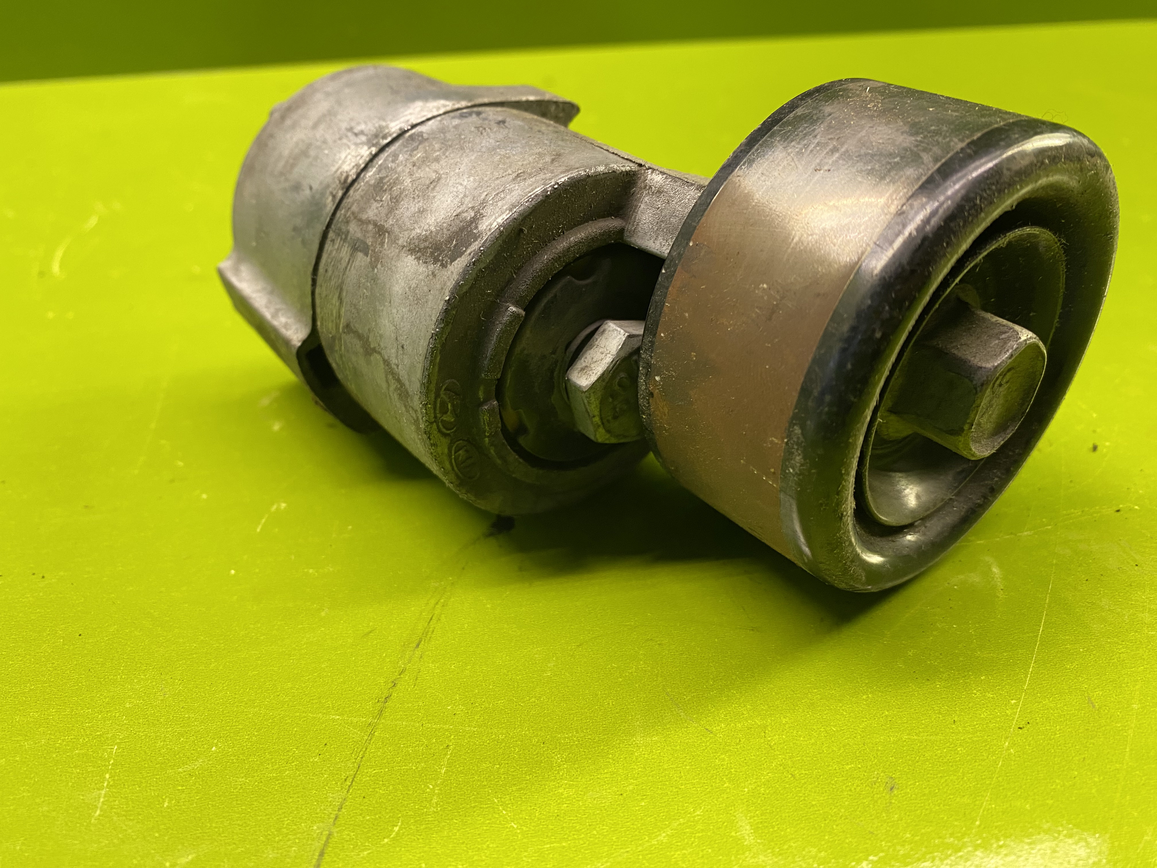 جک تسمه سفت کن دینام