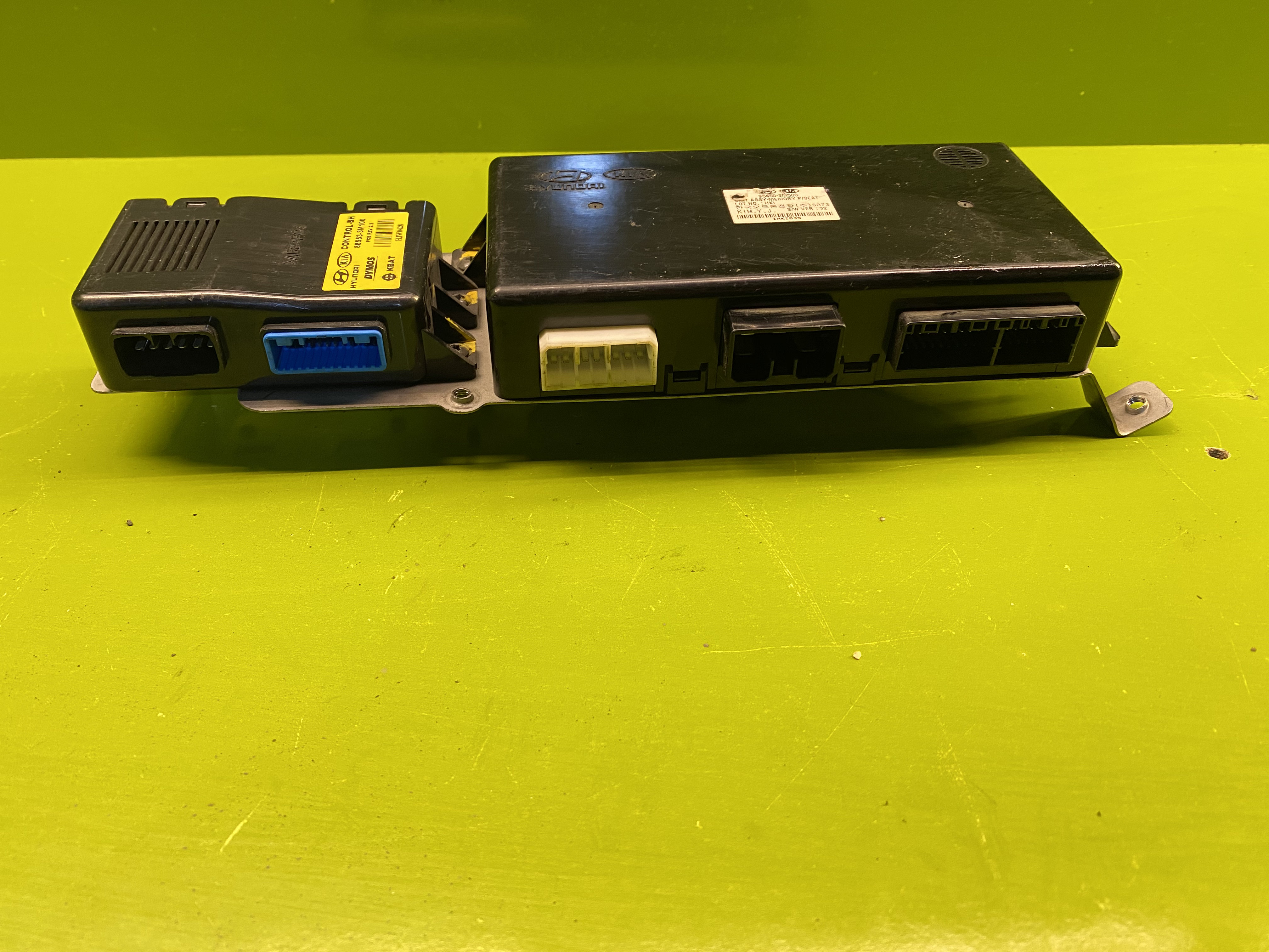 یونیت کنترل گرمای صندلی جلوی جنسیس