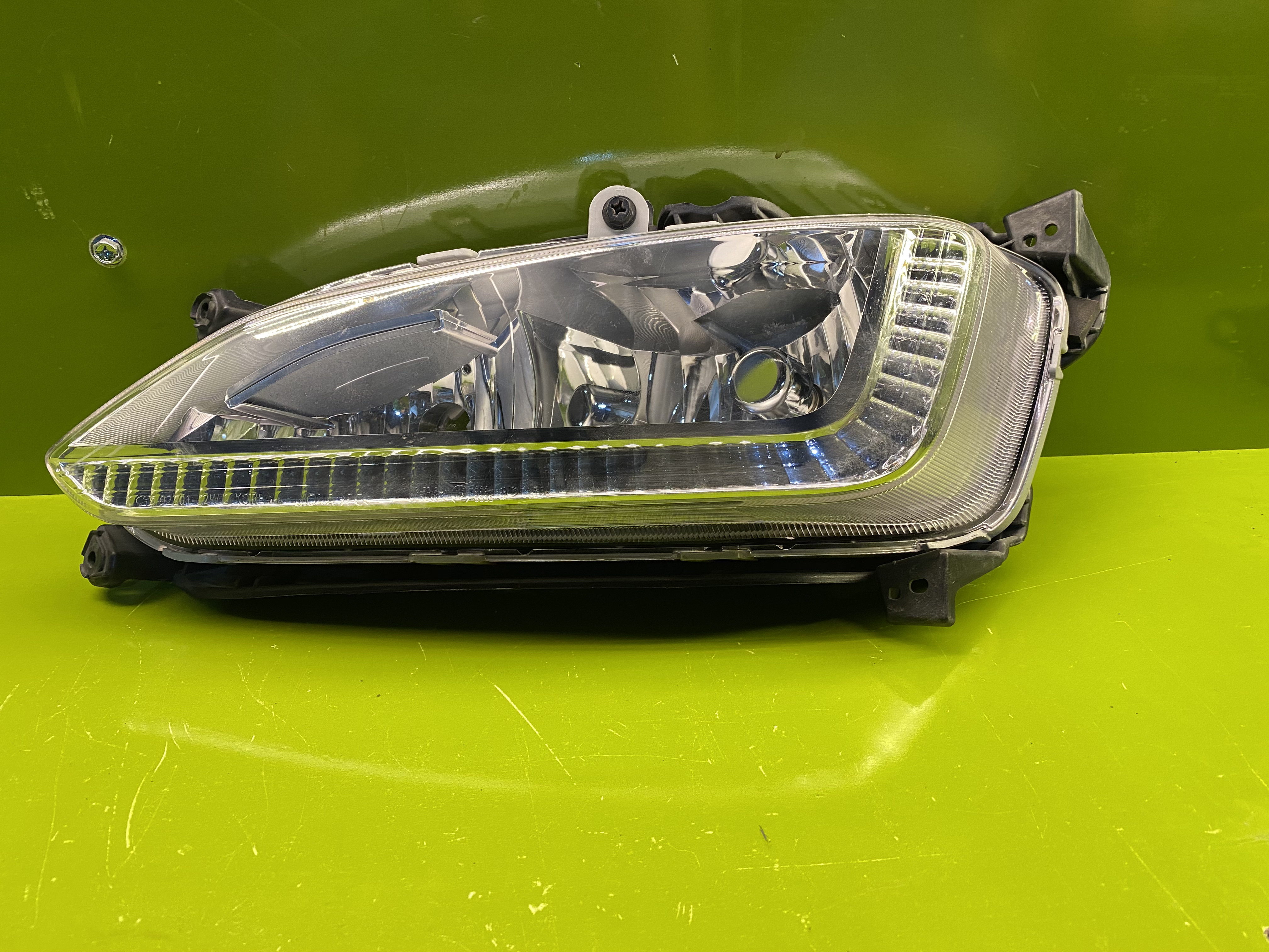 چراغ مه شکن چپ سانتافه