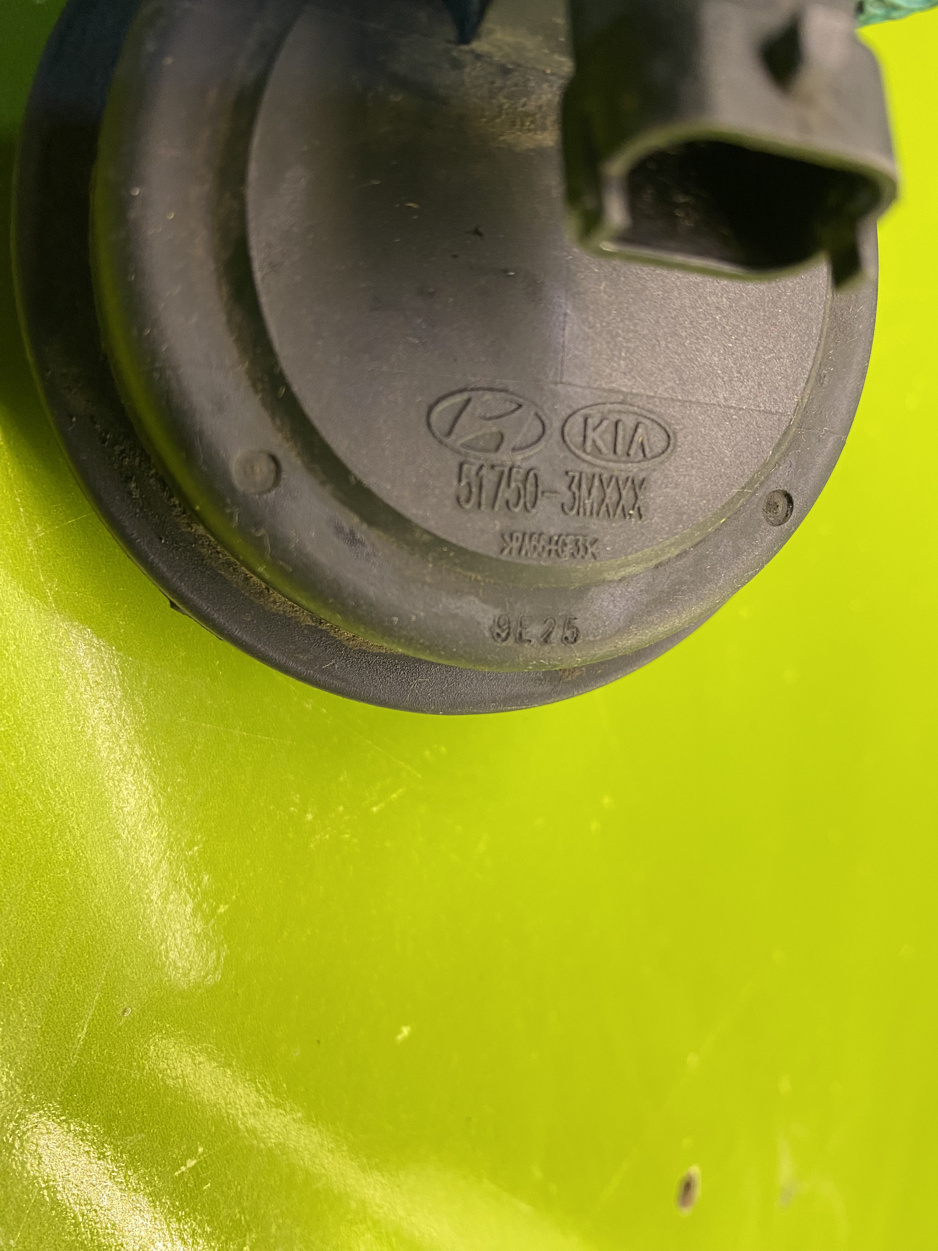 توپی چرخ جلو جنسیس