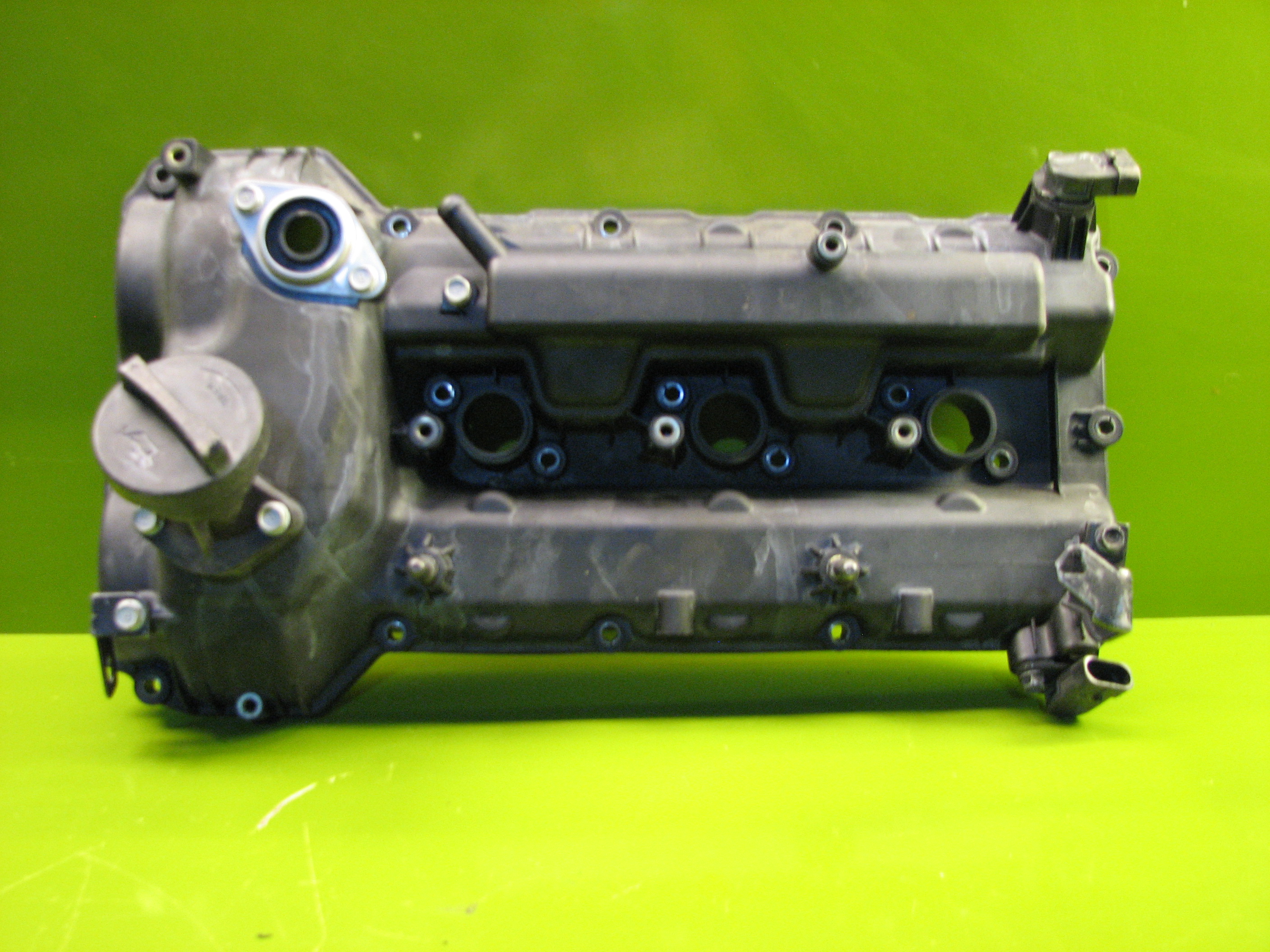 درب سوپاپ راست جنسیس