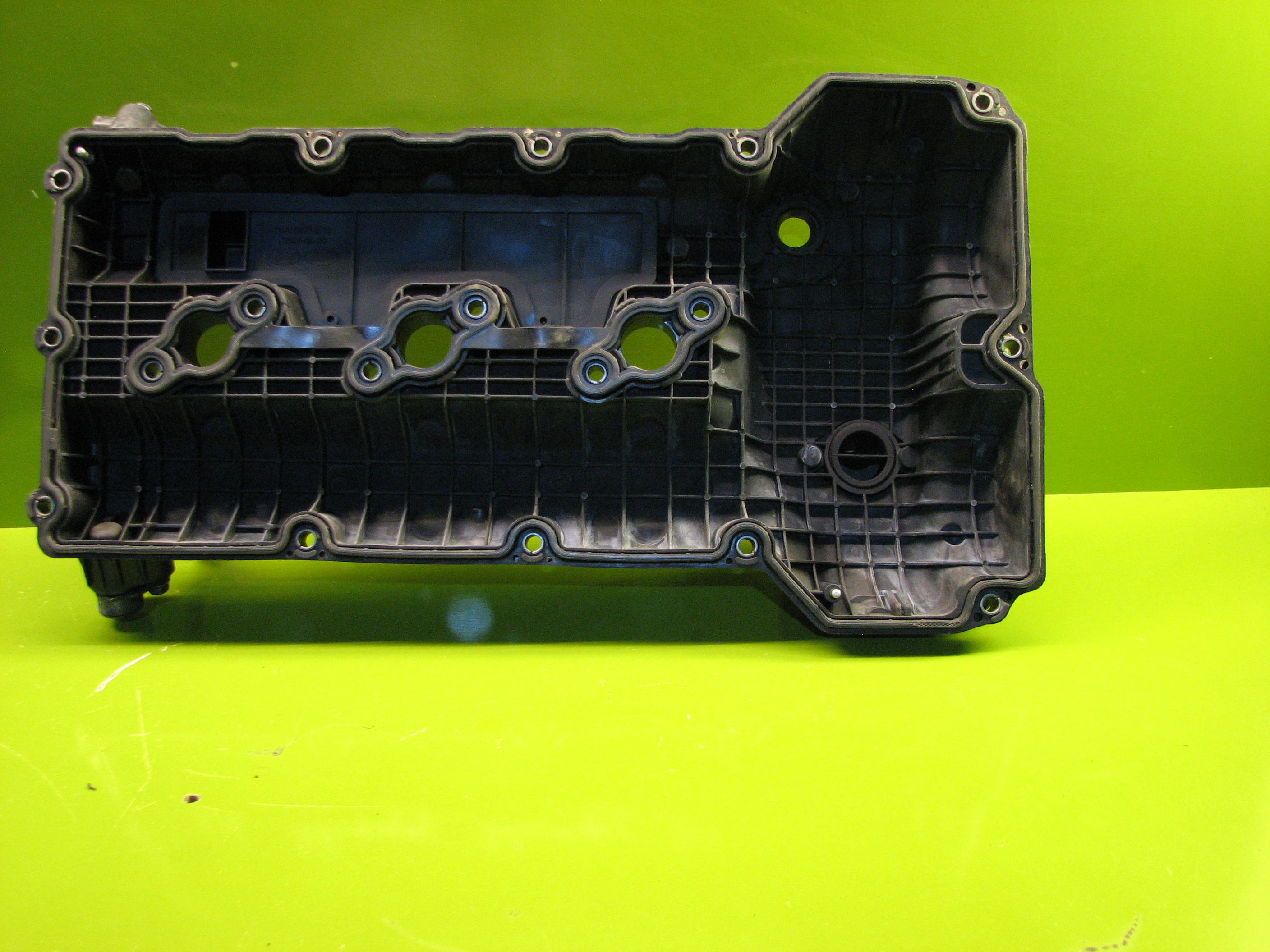 درب سوپاپ راست جنسیس