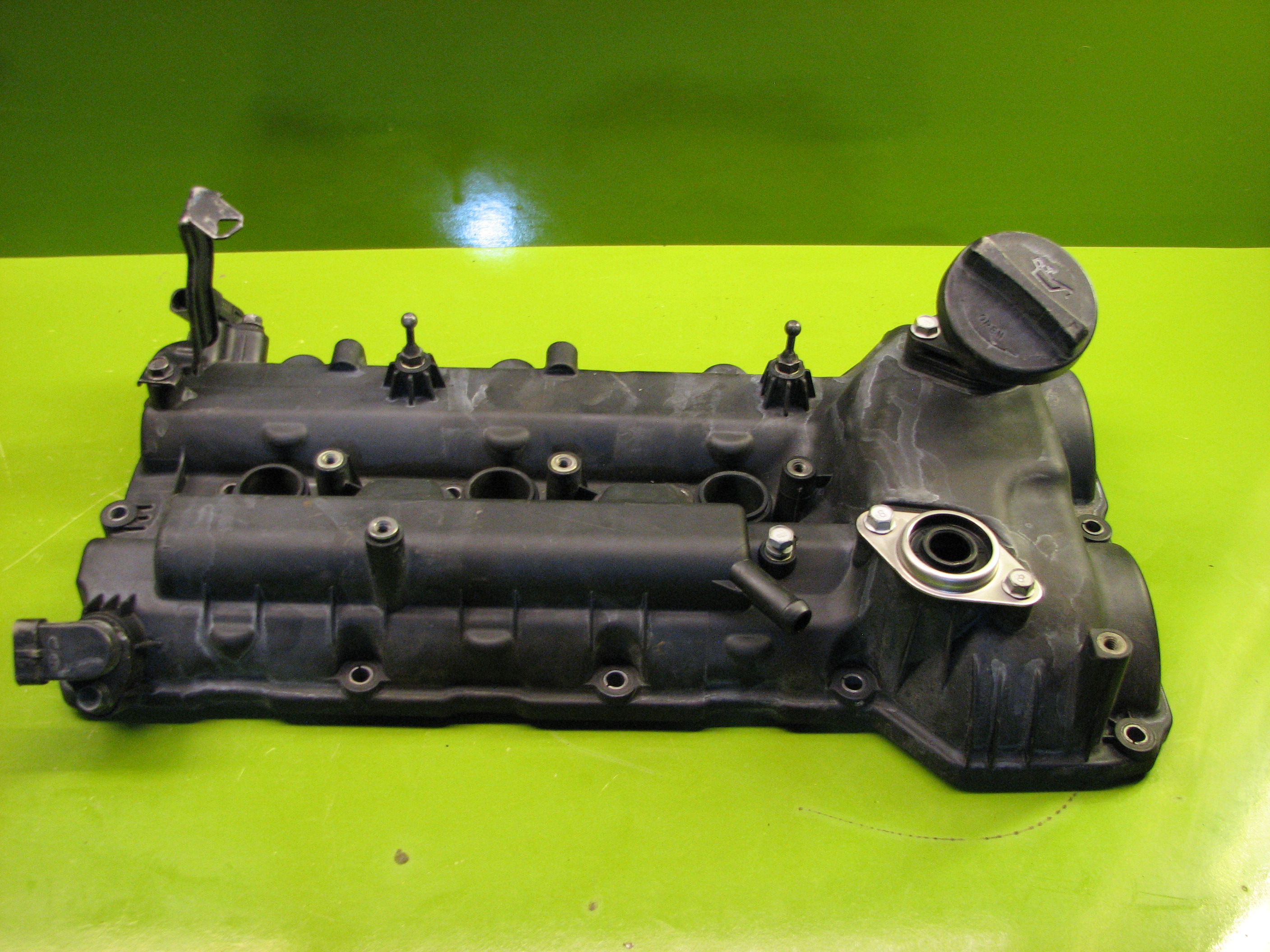 درب سوپاپ راست جنسیس