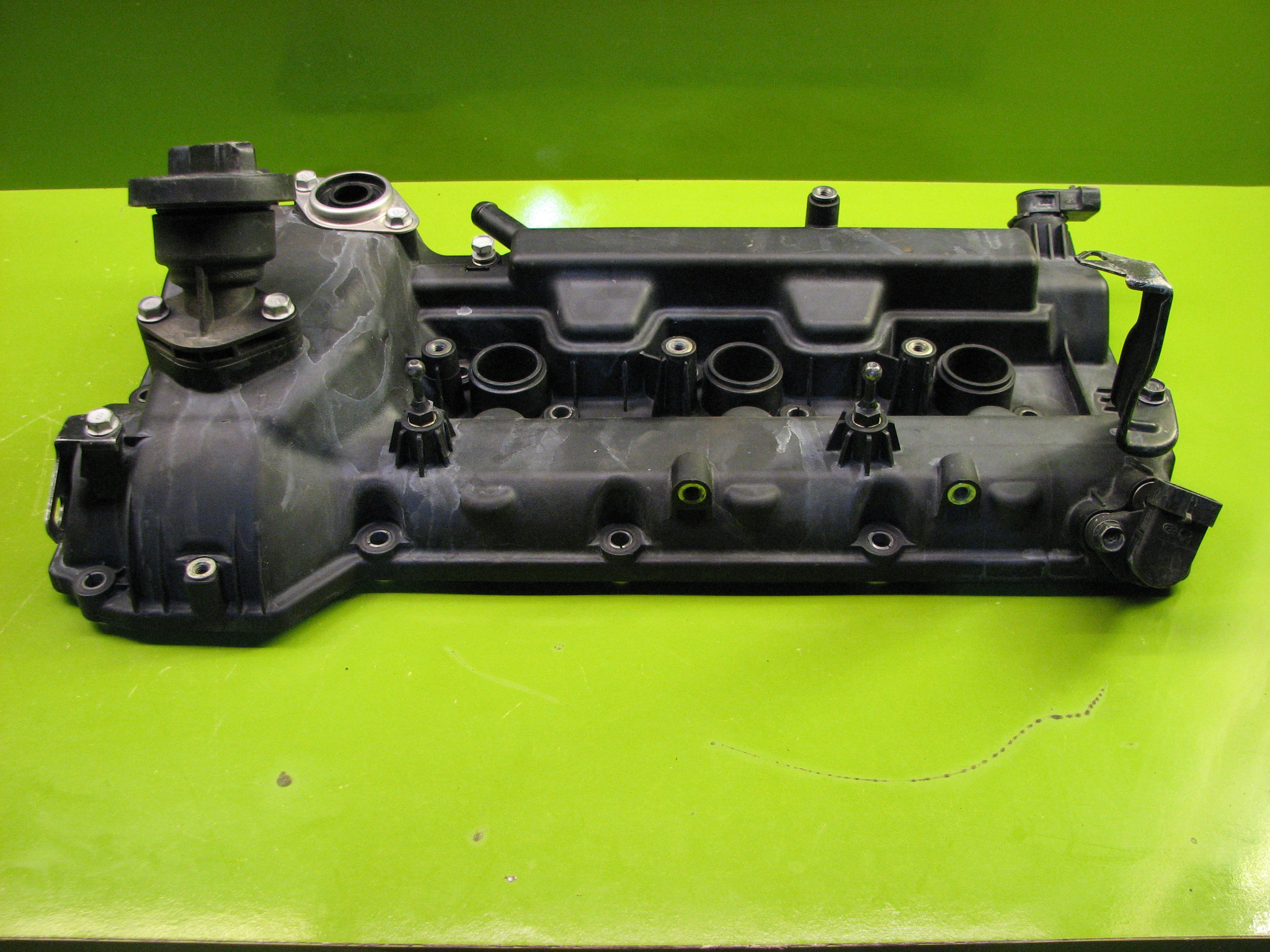 درب سوپاپ راست جنسیس