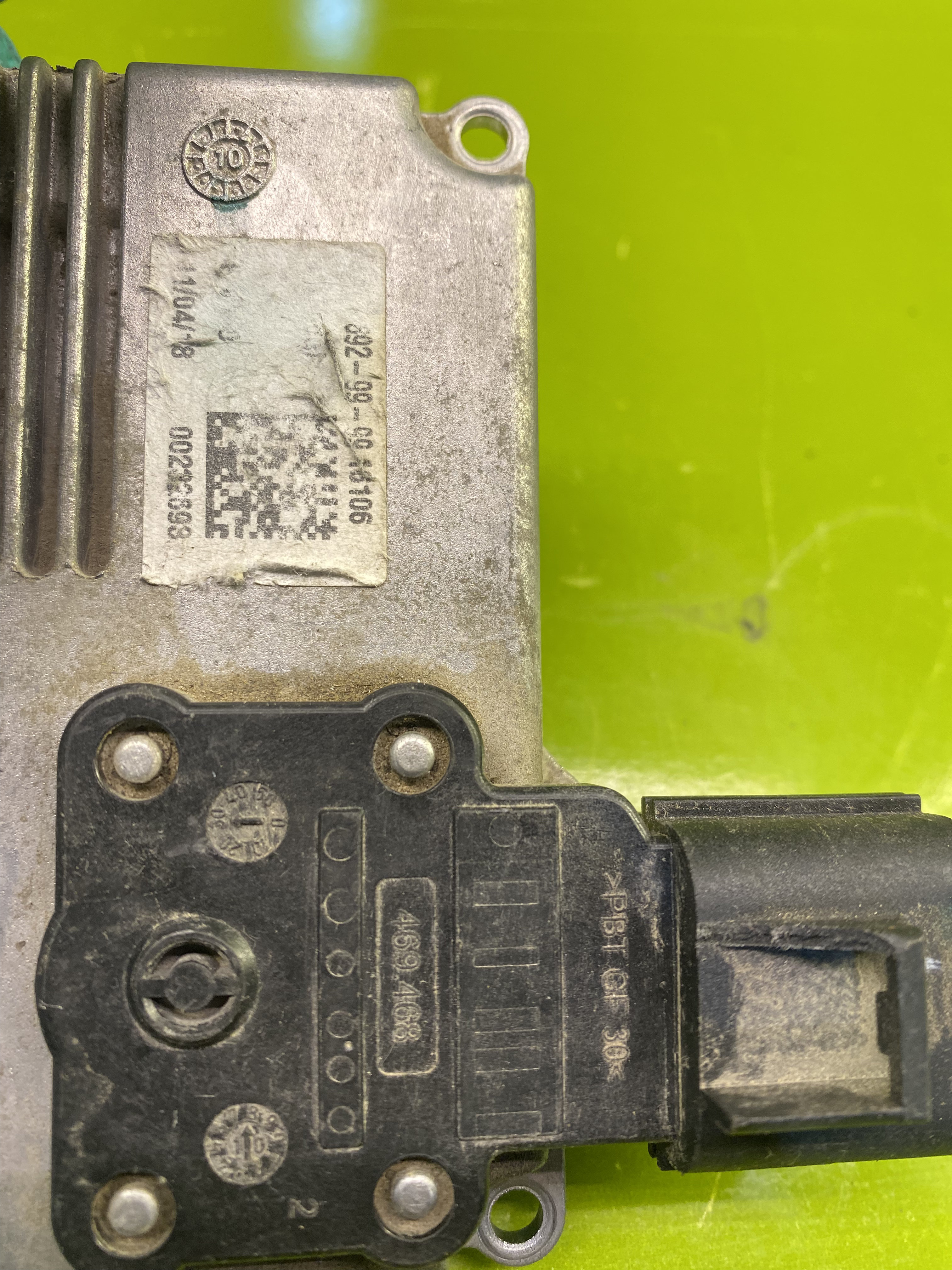 یونیت - کامپیوتر برف پاکن جنسیس 