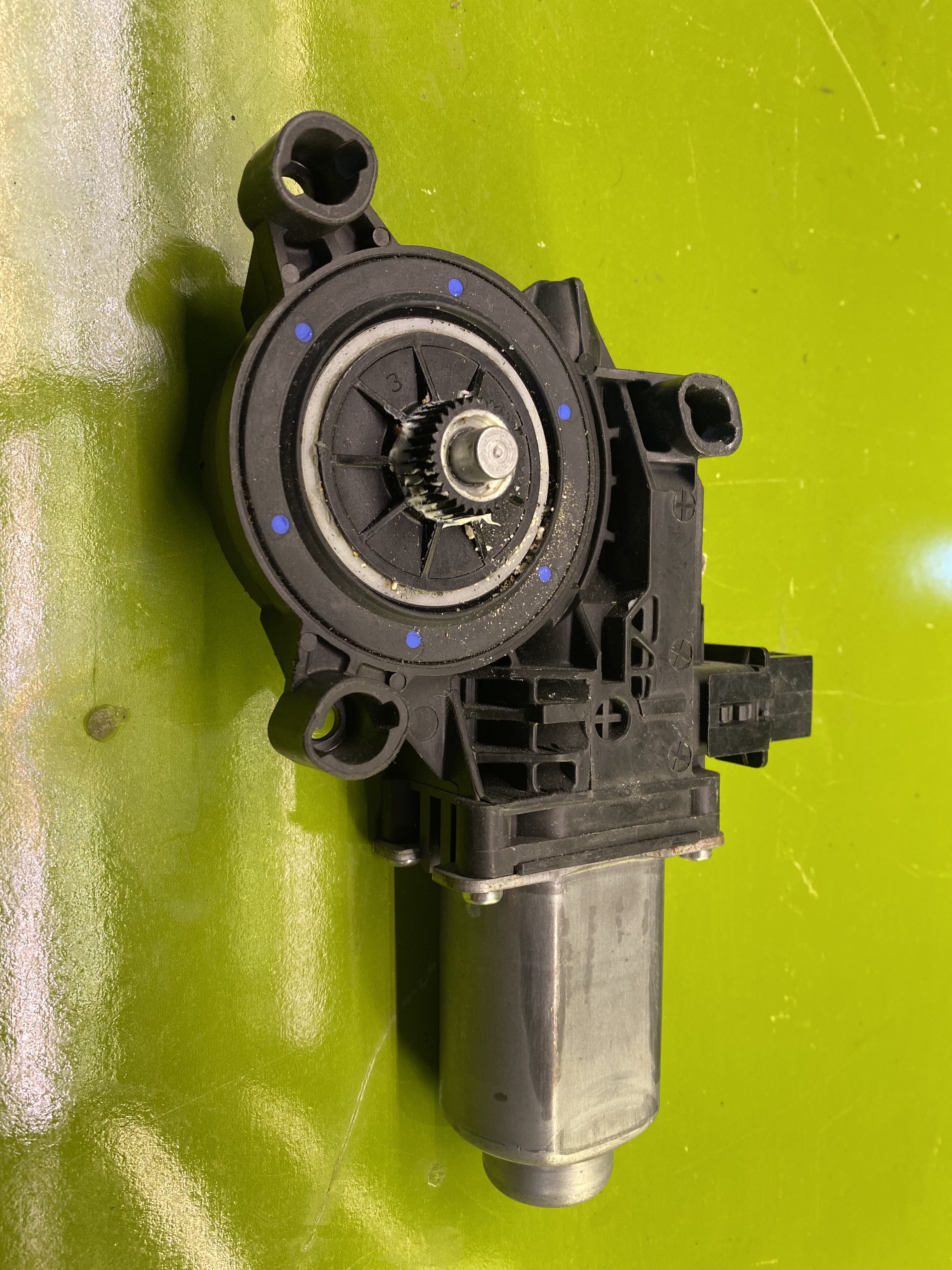 موتور پنجره سمت چپ جلو