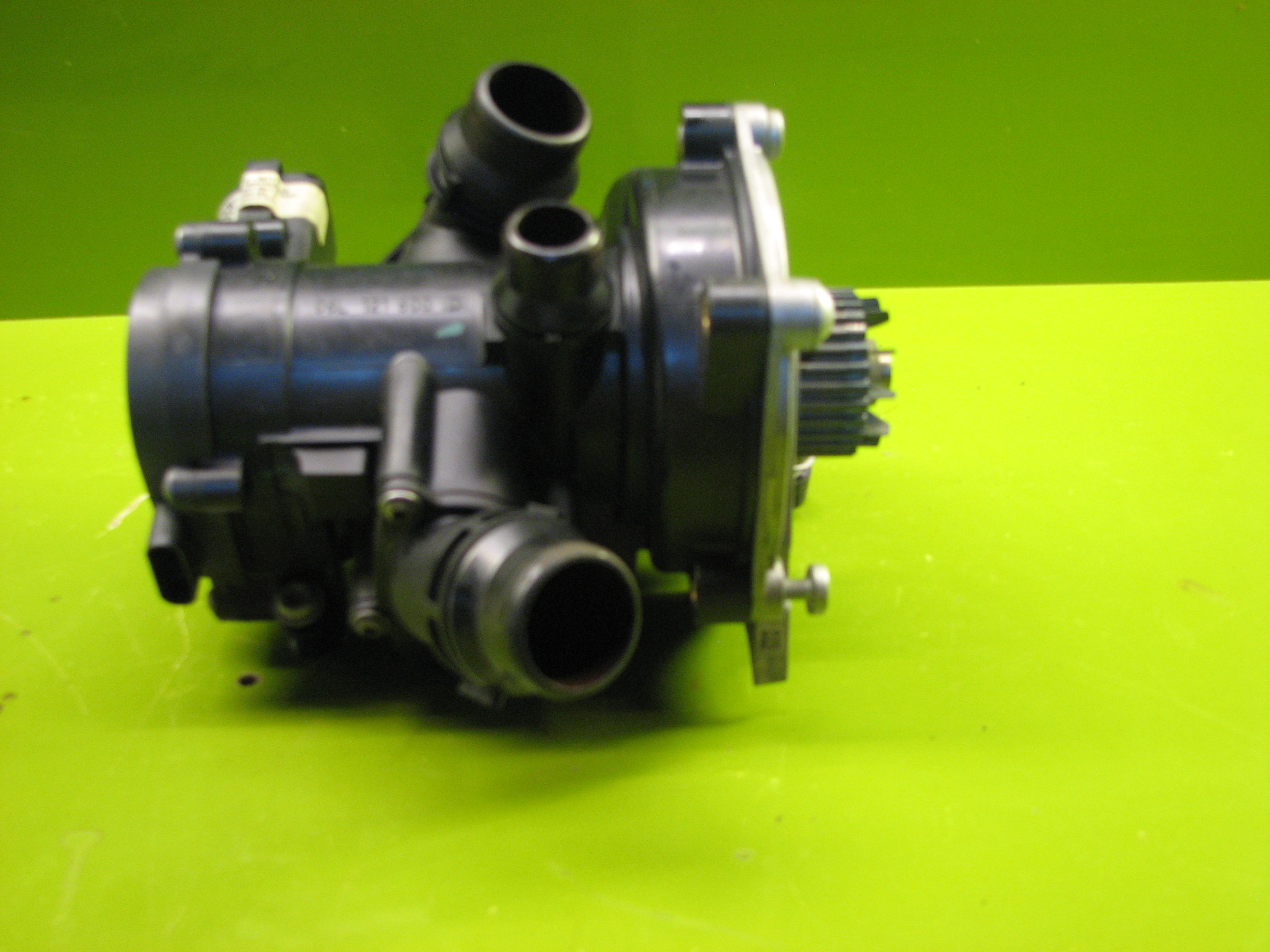 واتر پمپ فولکس تیگوان