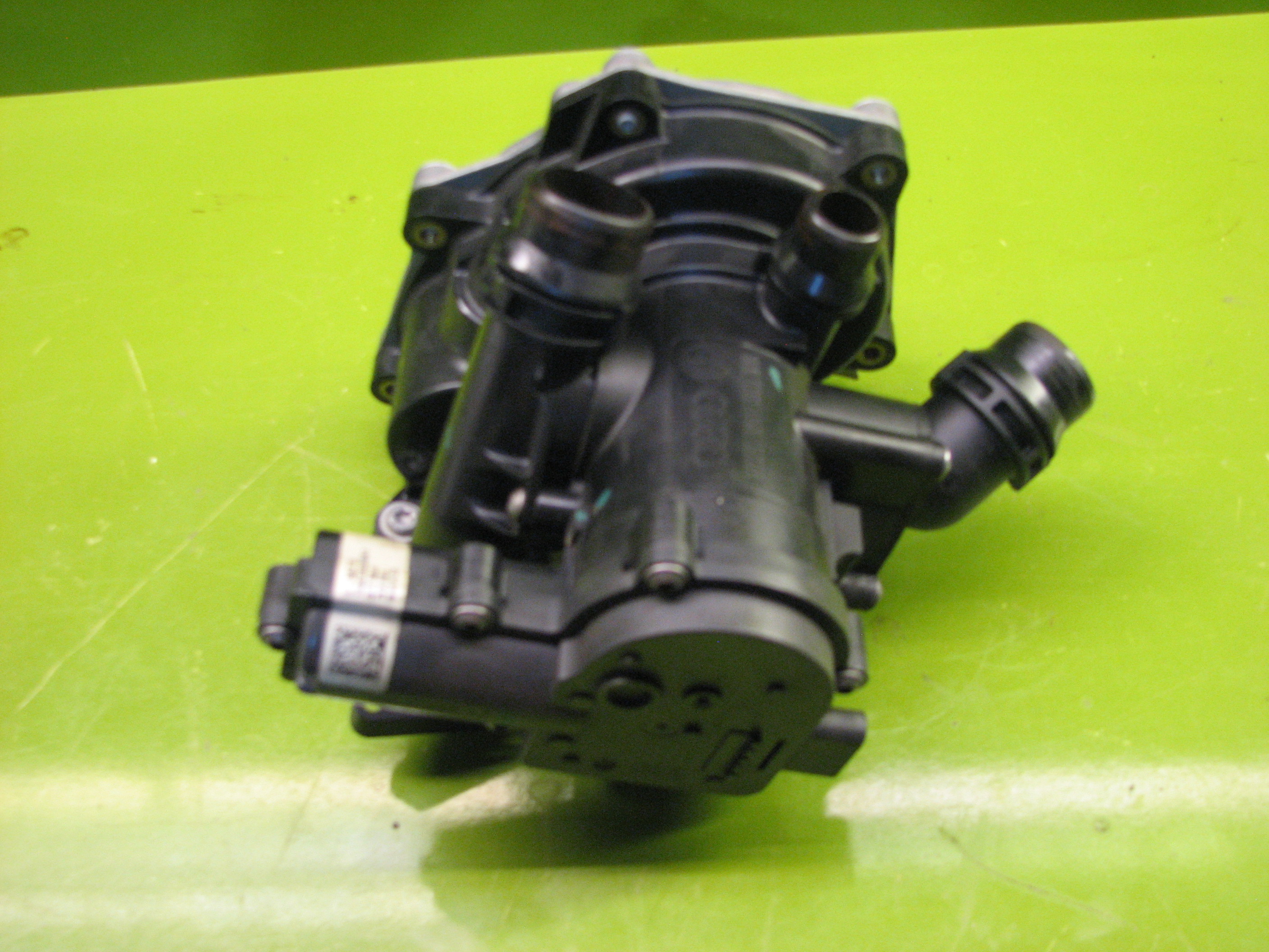 واتر پمپ فولکس تیگوان