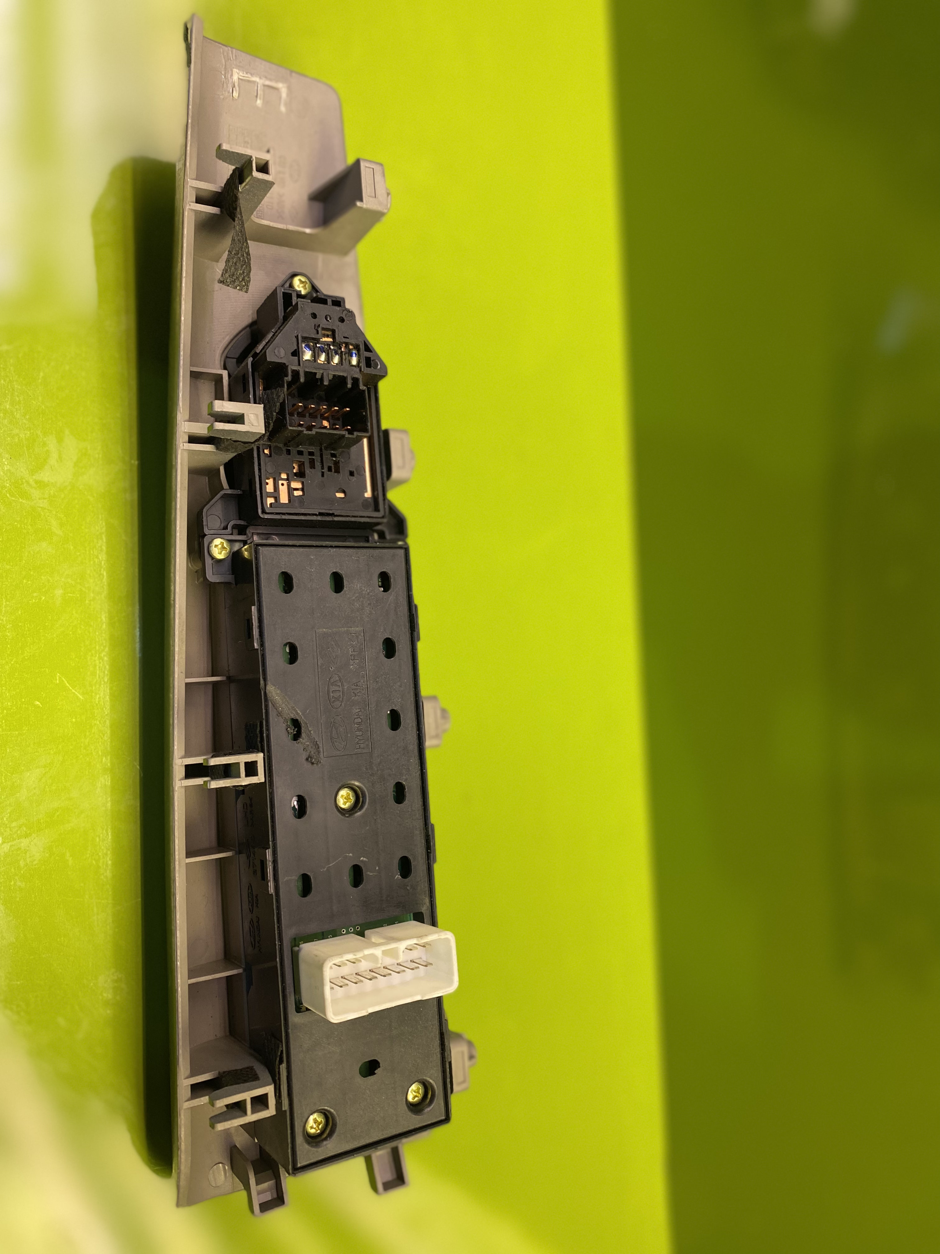 کلید مادر درب جلو چپ هیوندای سانتافه