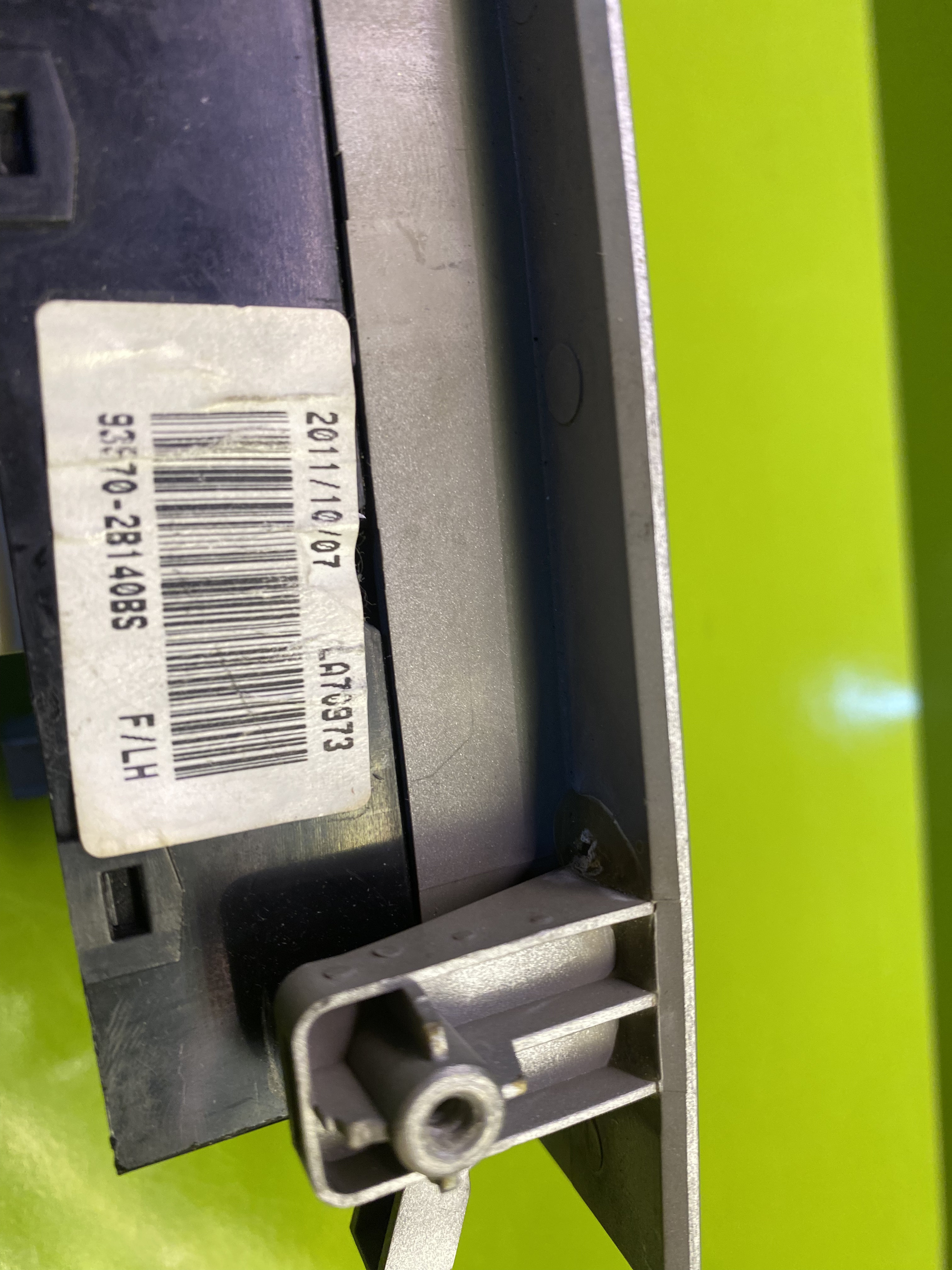 کلید مادر درب جلو چپ هیوندای سانتافه